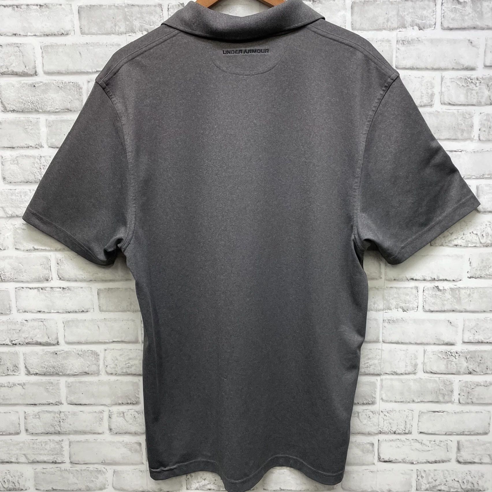 Under Armour Under Armour HeatGear Polo Shirt Mens Size L Gray Polo Shirt Mens L Gray HeatGear Under Armour Women? No, Mens. Size US L / EU 52-54 / 3 - 5 Thumbnail