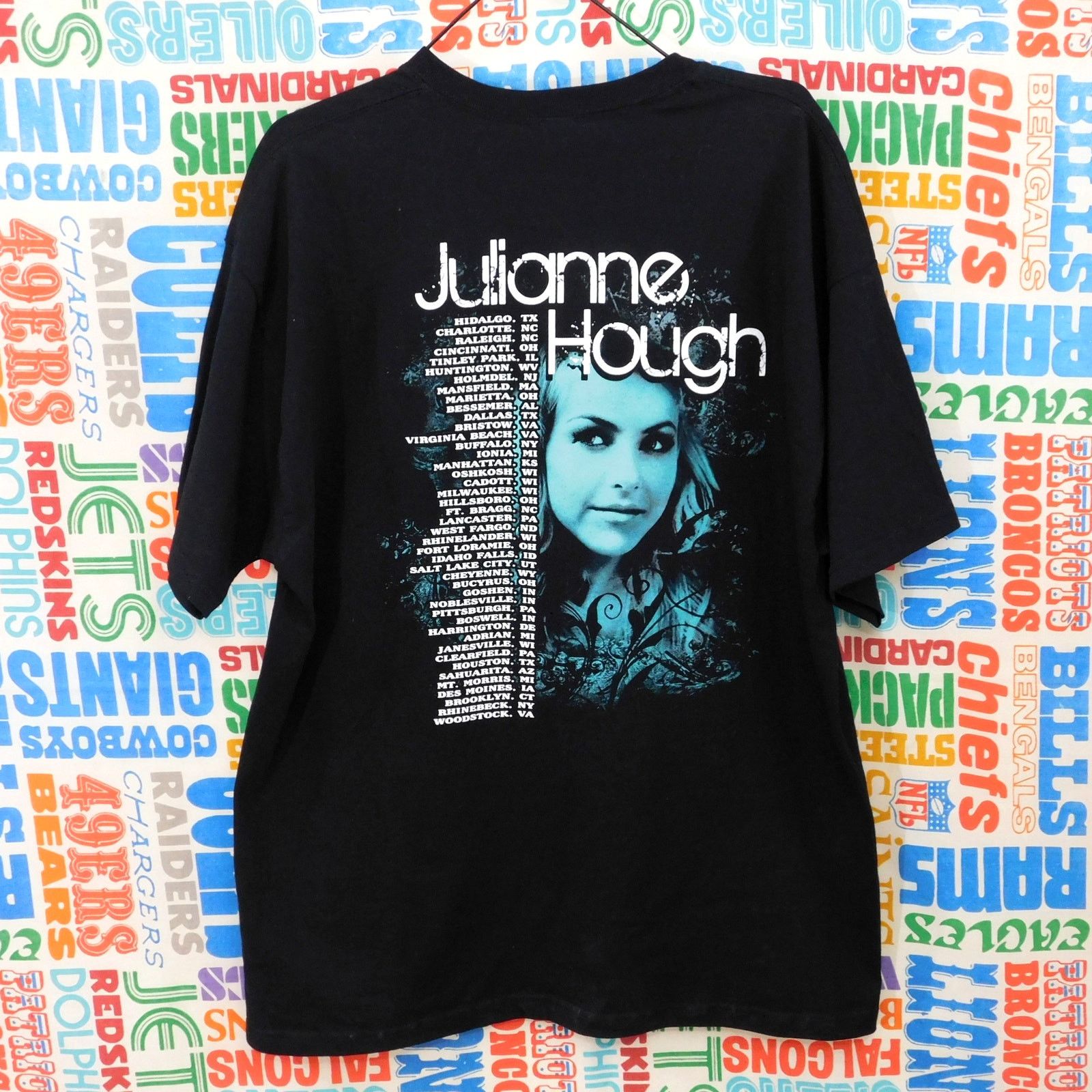 Gildan Julianne Hough Tour Tee Size XL 2008 Double Sided Graphic Size US XL / EU 56 / 4 - 4 Thumbnail