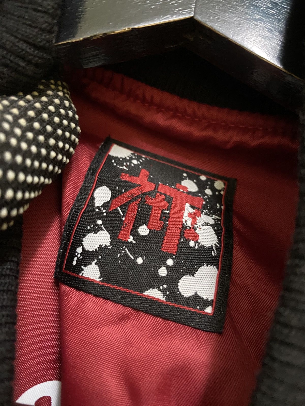 Band Tees TOHOSHINKI REVERSIBLE BOMBER JACKET Size US S / EU 44-46 / 1 - 17 Thumbnail