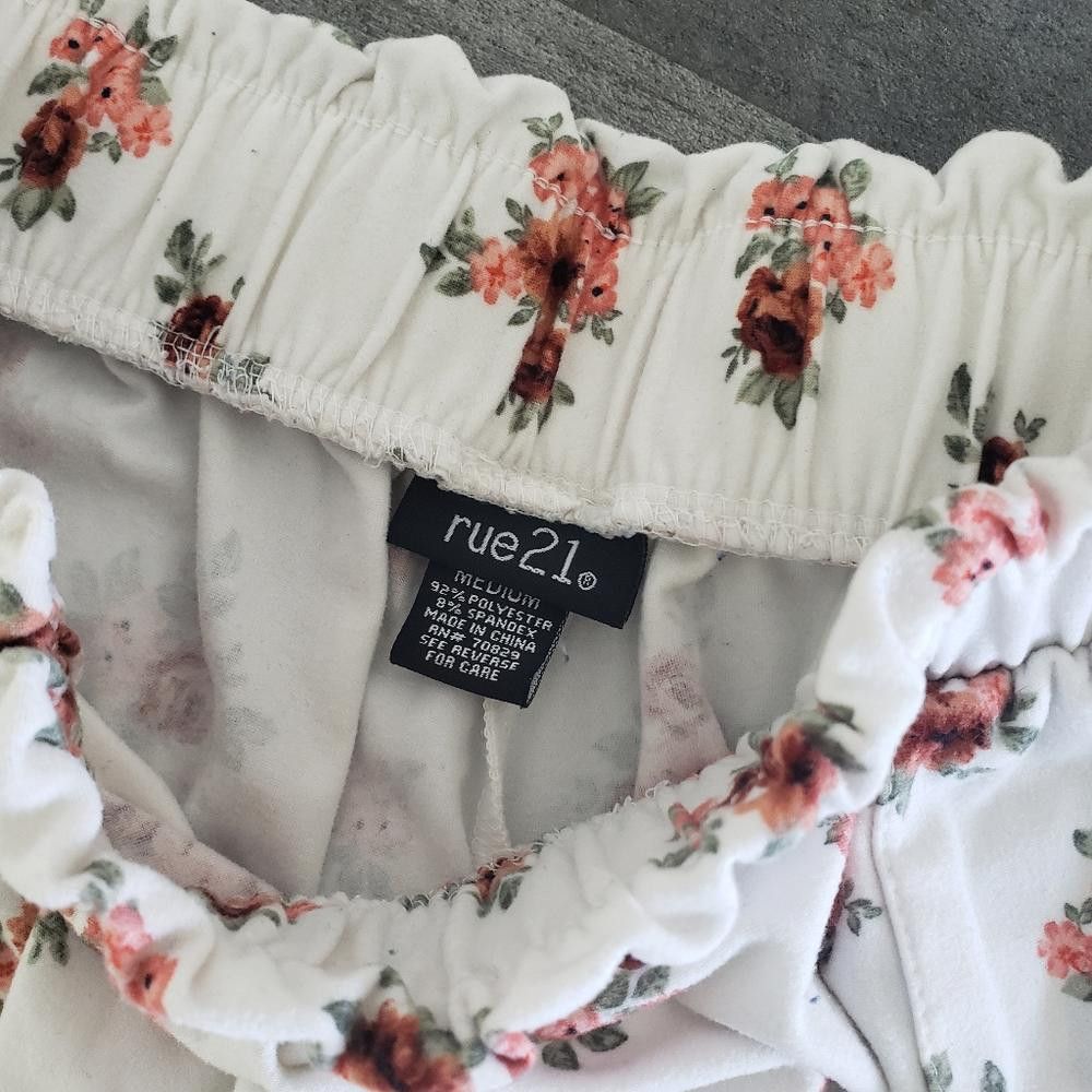 rue21 White Floral Rue21 High Waisted Short Size 32" / US 10 / IT 46 - 3 Thumbnail