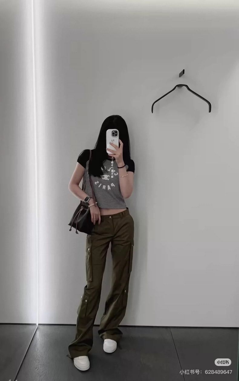 Celine Celine Green Utility Pants with Gold Button Size 32" / US 10 / IT 46 - 9 Thumbnail