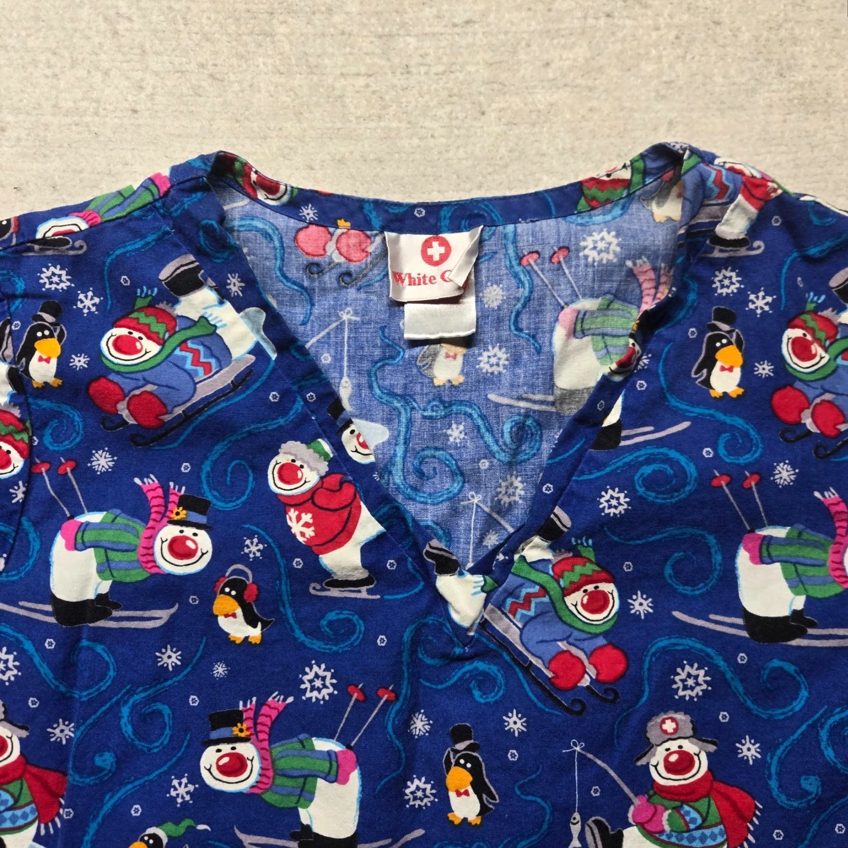 Vintage VINTAGE White Cross Shirt Women Large Blue Snowman Holiday Scrub Top Shirt Adult Womens Large Snowman Patterned 90s Christmas Size L / US 10 / IT 46 - 2 Thumbnail