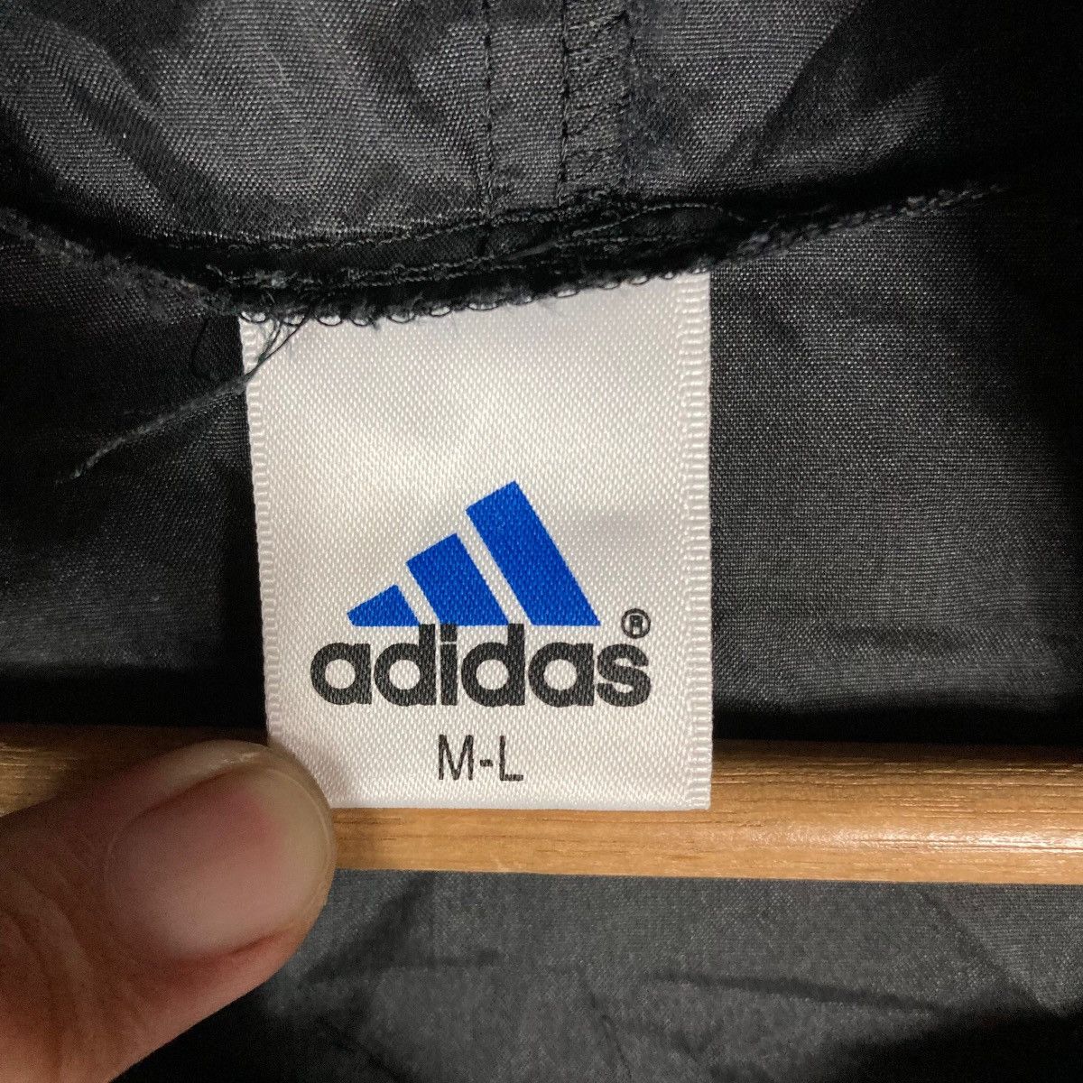 Adidas Adidas Middle Logo Pullover Jumper Hoodies Size US L / EU 52-54 / 3 - 8 Thumbnail