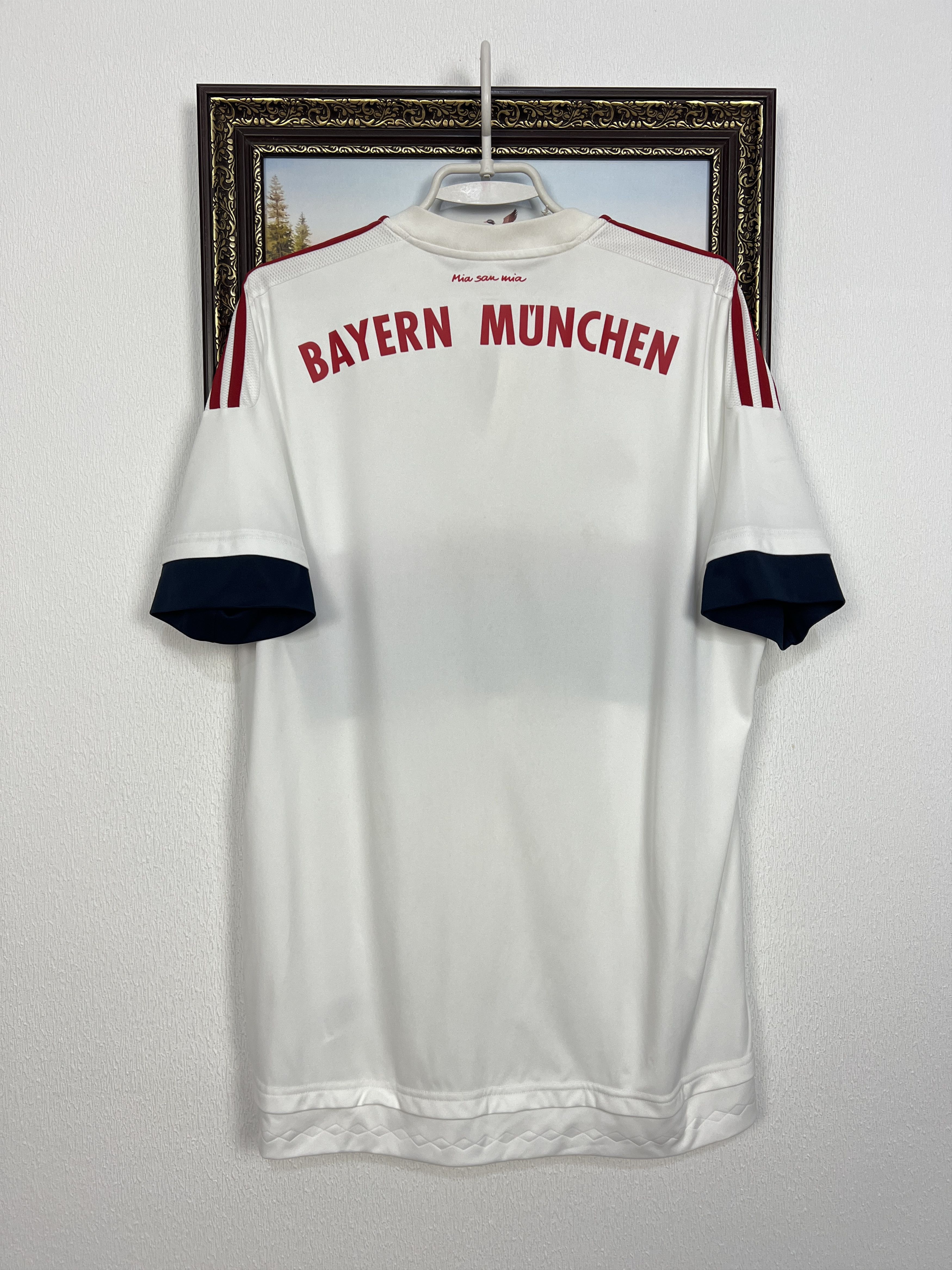 Adidas Bayern Munich Away football shirt 2015 Soccer Jersey Trikot Size US L / EU 52-54 / 3 - 10 Thumbnail