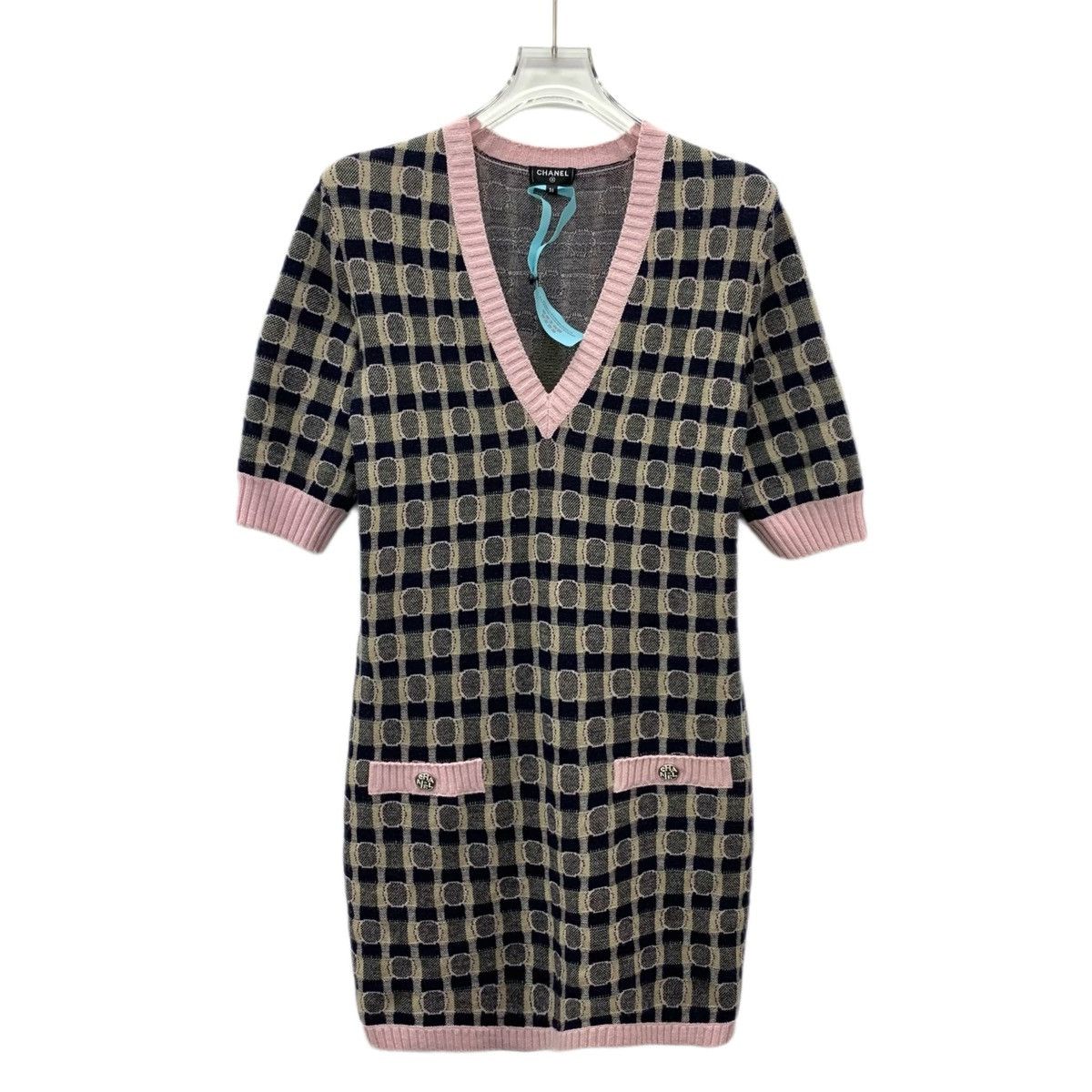 Chanel Chanel Cashmere V-neck Short Sleeve Knitted Dress K26WX Size XS / US 0-2 / IT 36-38 - 1 Thumbnail