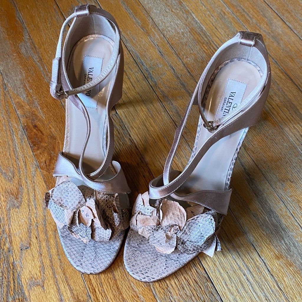 Valentino Authenticated Valentino Heels, Neutral/Pinkish , USW 9 Size US 9 / IT 39 - 7 Thumbnail