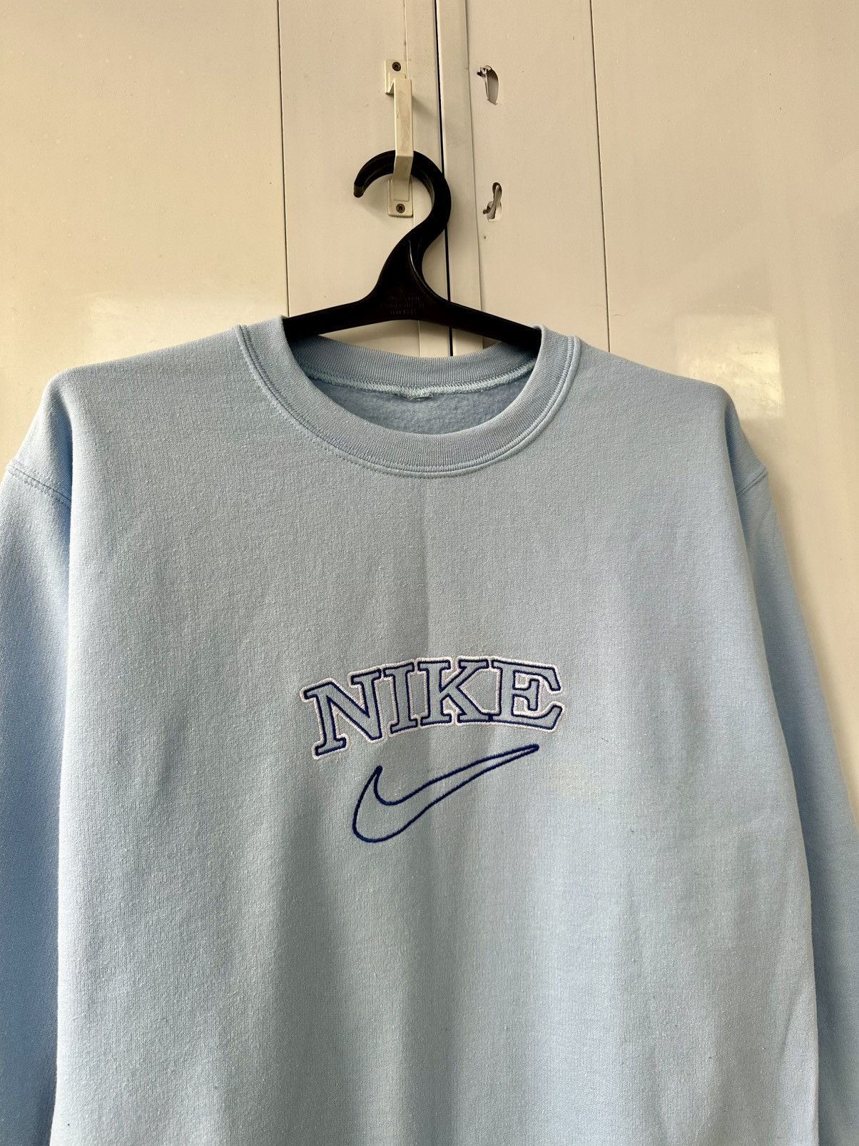 Nike Vintage Nike Sweatshirt Sky Centre Swoosh Logo Size US M / EU 48-50 / 2 - 8 Thumbnail