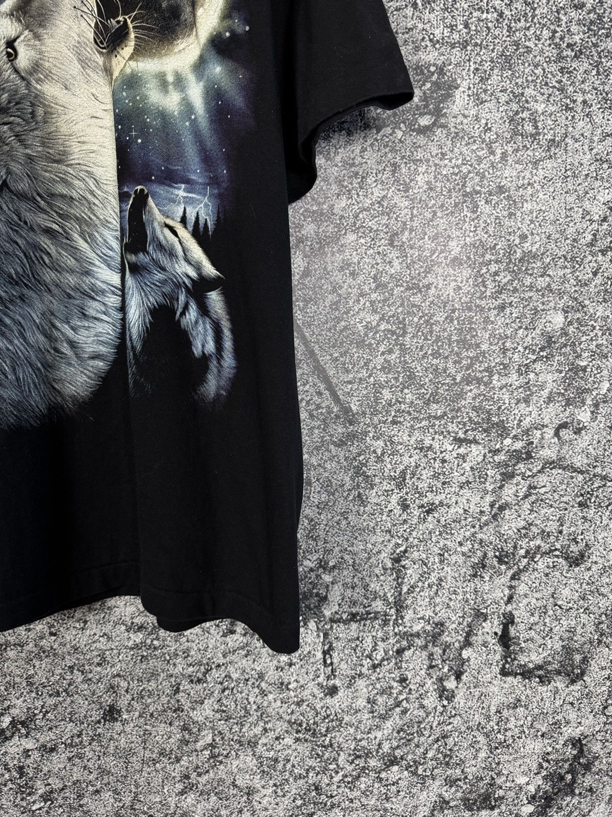 Band Tees Vintage Rock Eagle Wolf Moon Lightning Overprint Tee XL Size US XL / EU 56 / 4 - 6 Thumbnail