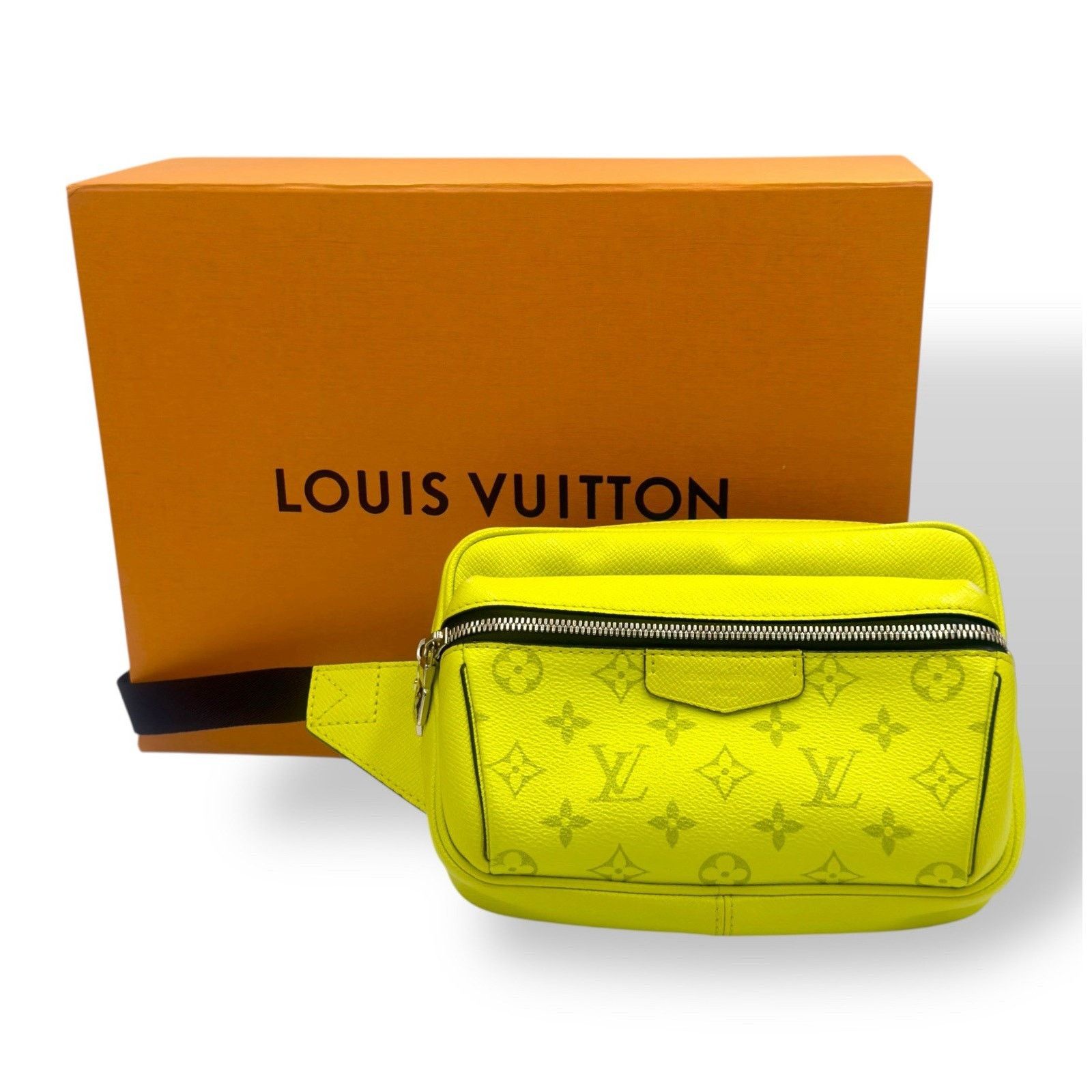 Louis Vuitton Discovery Waist Bag Bum Bag Jaune Monogram Eclipse Neon Size ONE SIZE - 1 Thumbnail
