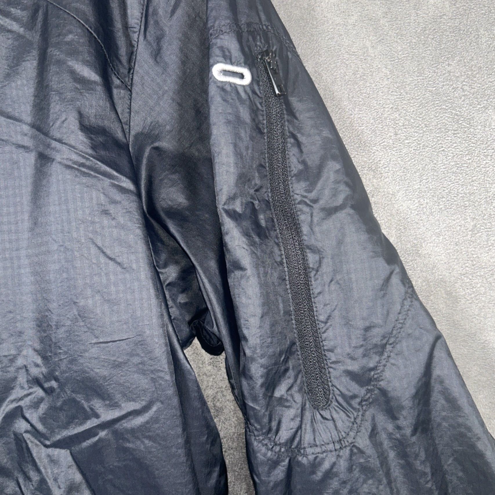 Nike Nike Windbreaker Jacket Mens Small 669928-010 Black 1/2 Zip Hooded Pockets Lightweight 100% Polyester Regular Size US S / EU 44-46 / 1 - 4 Thumbnail