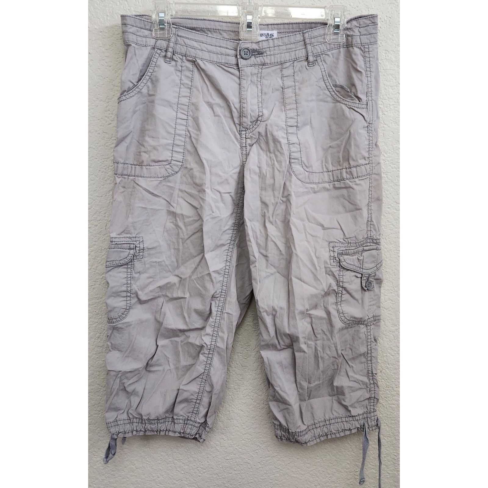 Other St. John's Bay Gray Cropped Cargo Pants 6 Lightweight Size 28" / US 6 / IT 42 - 1 Thumbnail
