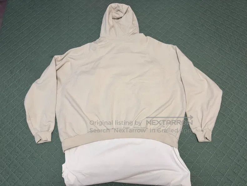 Balenciaga Balenciaga Letter Print Cracked Frayed Long Sleeve Hoodie Size US M / EU 48-50 / 2 - 2 Thumbnail