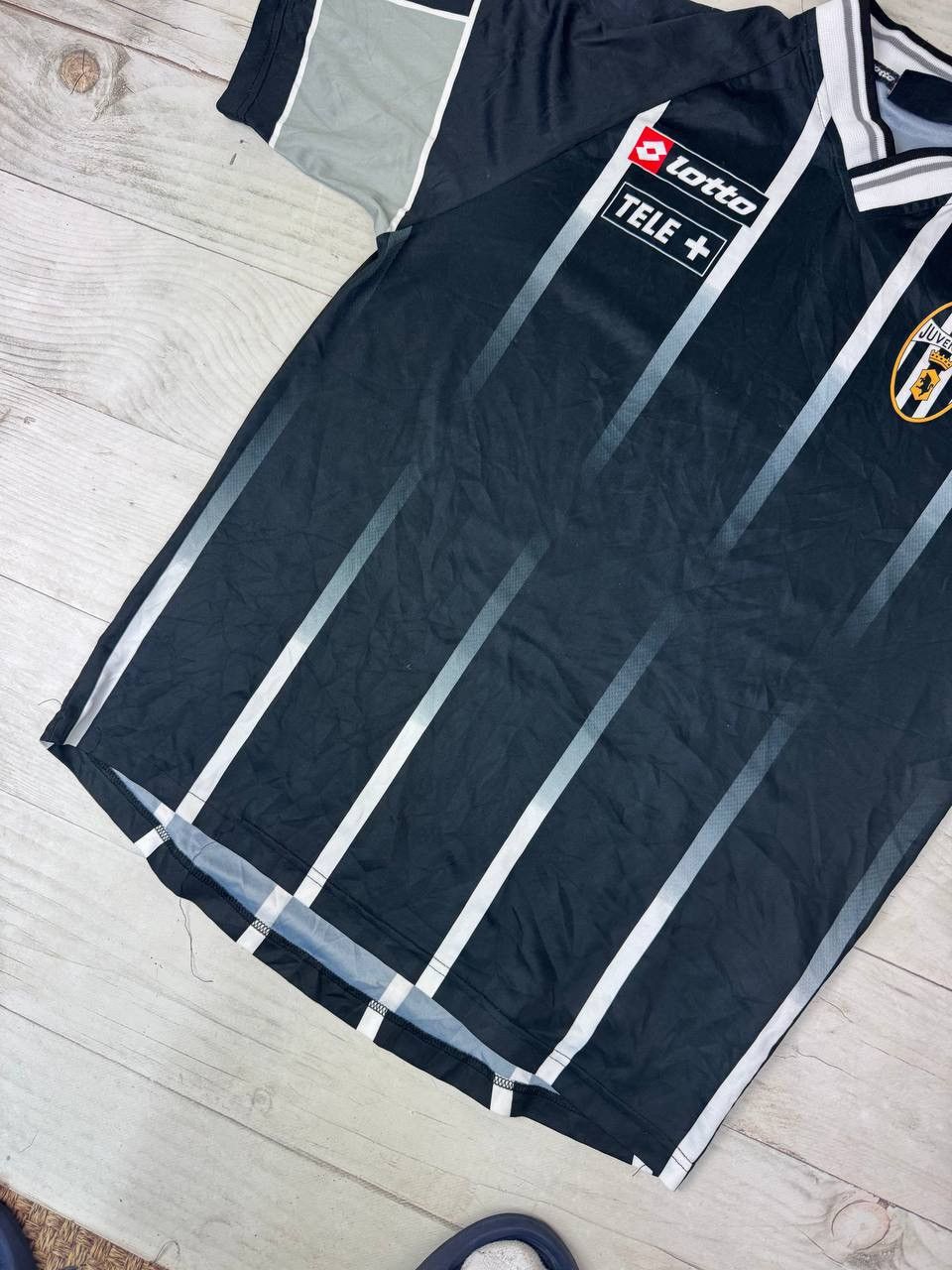Lotto Sport Vintage Lotto Juventus 2000 2001 Training Shirt Jersey Size US L / EU 52-54 / 3 - 3 Thumbnail