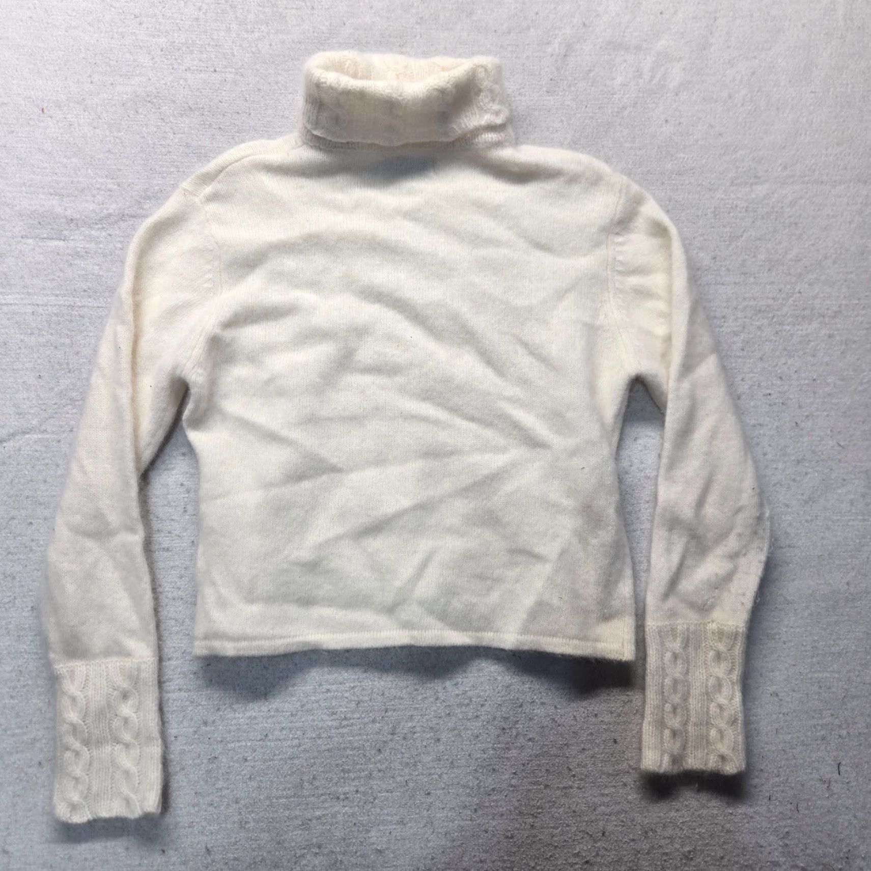 Vintage Q&A Sweater Ivory White Cropped Long Sleeve Women’s L Large Knit Pullover V-Neck Lightweight Ribbed Cuff Fall Solid 90s or 00s Style Mens? Women? Size L / US 10 / IT 46 - 6 Thumbnail
