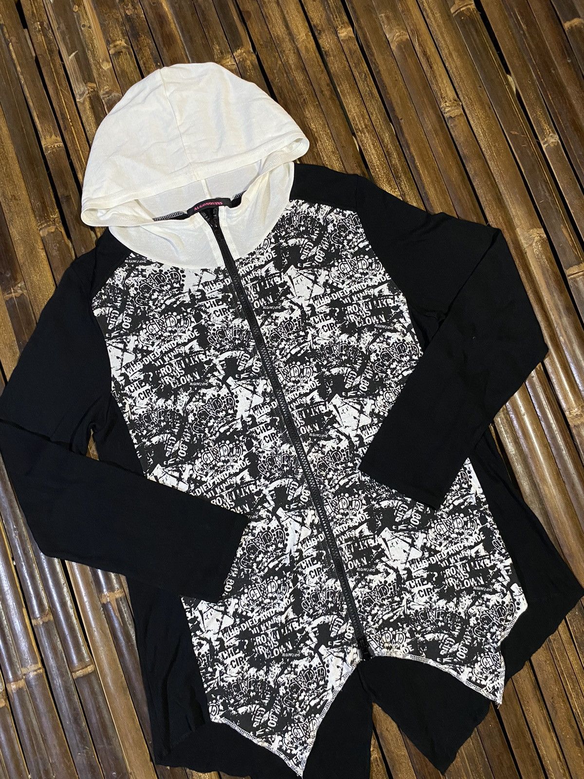 Hysteric Glamour ALGONQUINS LGB STYLE HOODIE Size US M / EU 48-50 / 2 - 3 Thumbnail