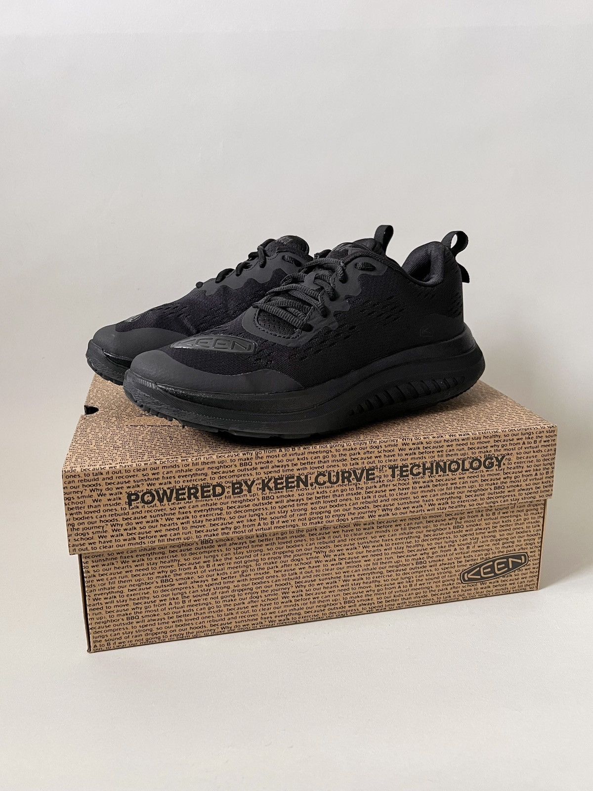 KEEN NEW Keen WK400 Triple Black Walking Sneaker Size US 8.5 / IT 38.5 - 10 Thumbnail