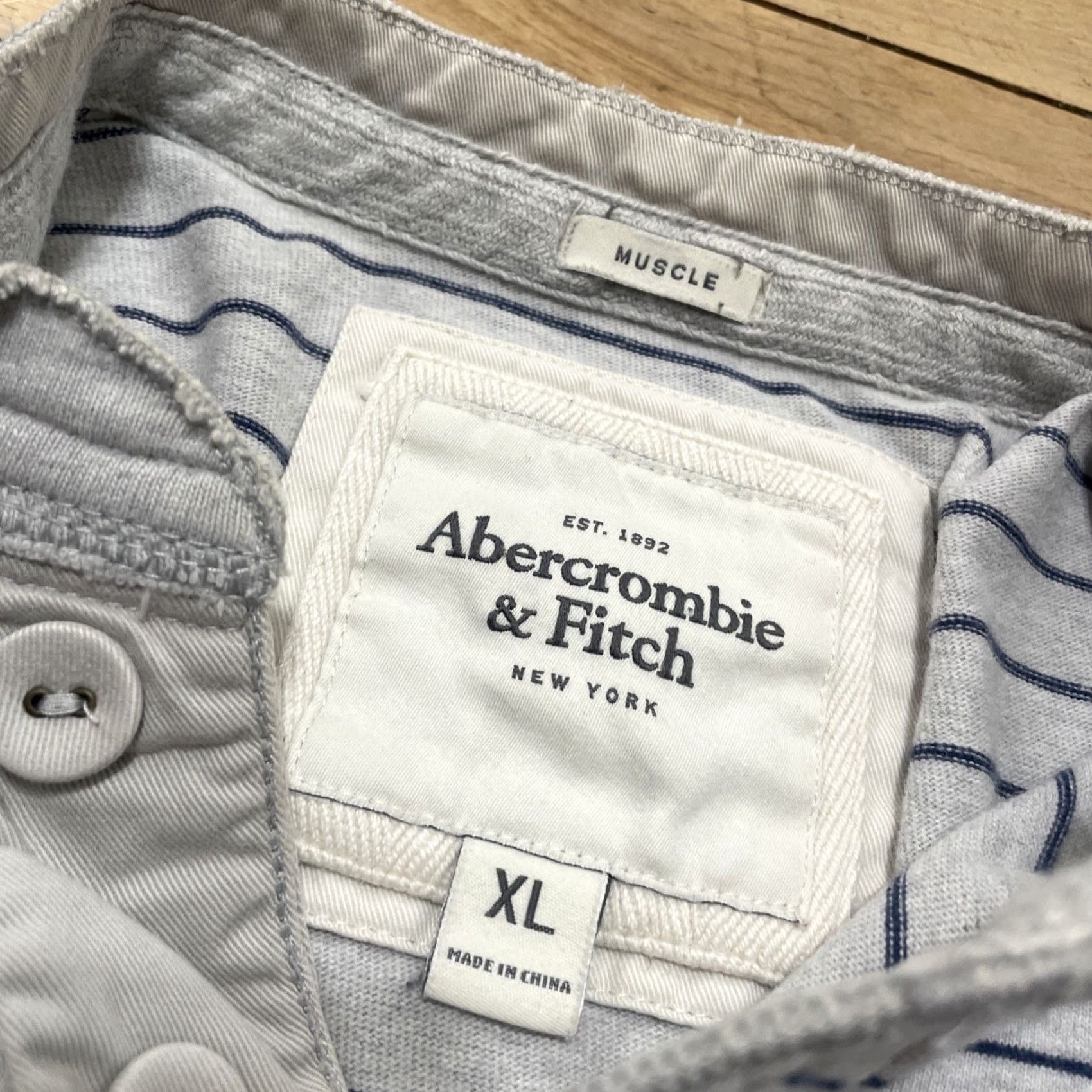 Abercrombie & Fitch Abercrombie & Fitch Y2k Henley Shirt Men XL Gray Thermal Knit Muscle Logo Modern Vintage Shirt Size US XL / EU 56 / 4 - 4 Thumbnail