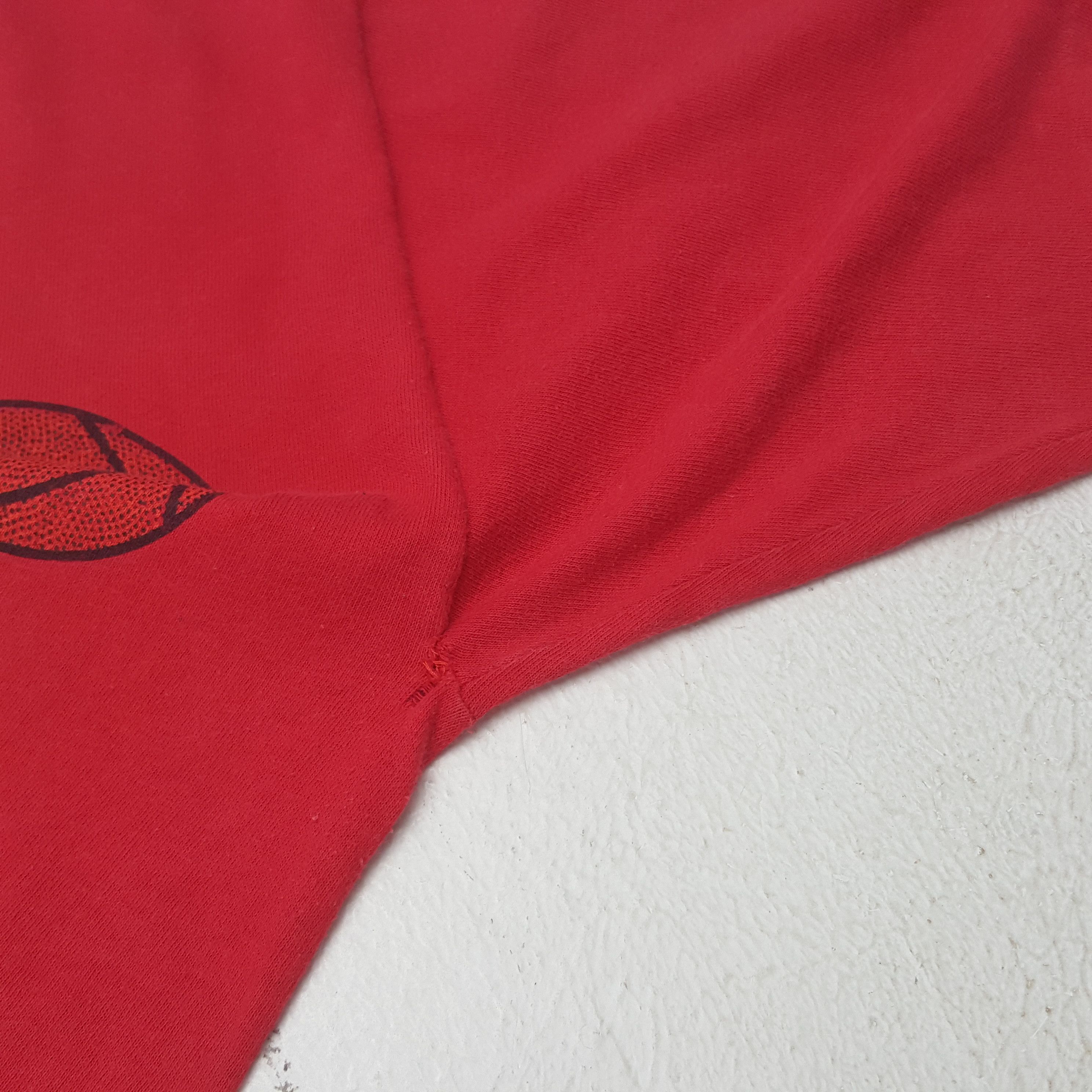 NBA × Vintage Vintage Runnin Rebels Basketball Team Tshirt C276N66 Size US L / EU 52-54 / 3 - 6 Thumbnail