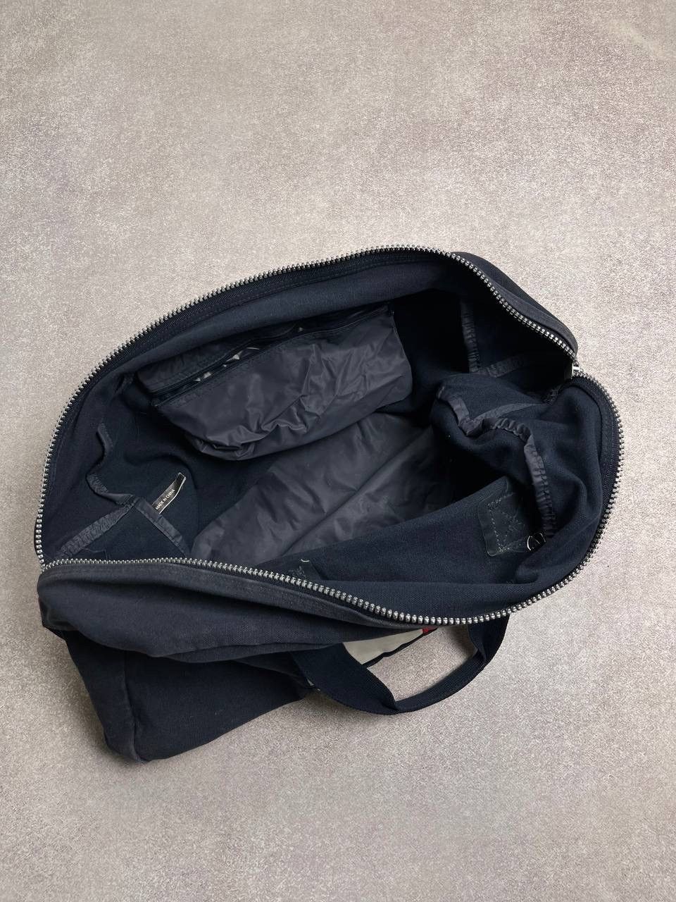 Tommy Hilfiger × Vintage VINTAGE 90’s TOMMY HILFIGER ROAD BAG RARE GYM Size ONE SIZE - 4 Thumbnail