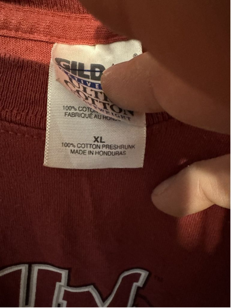 Gildan UMass Minutemen Basketball T-shirt Men's XL Red Size US XL / EU 56 / 4 - 3 Thumbnail