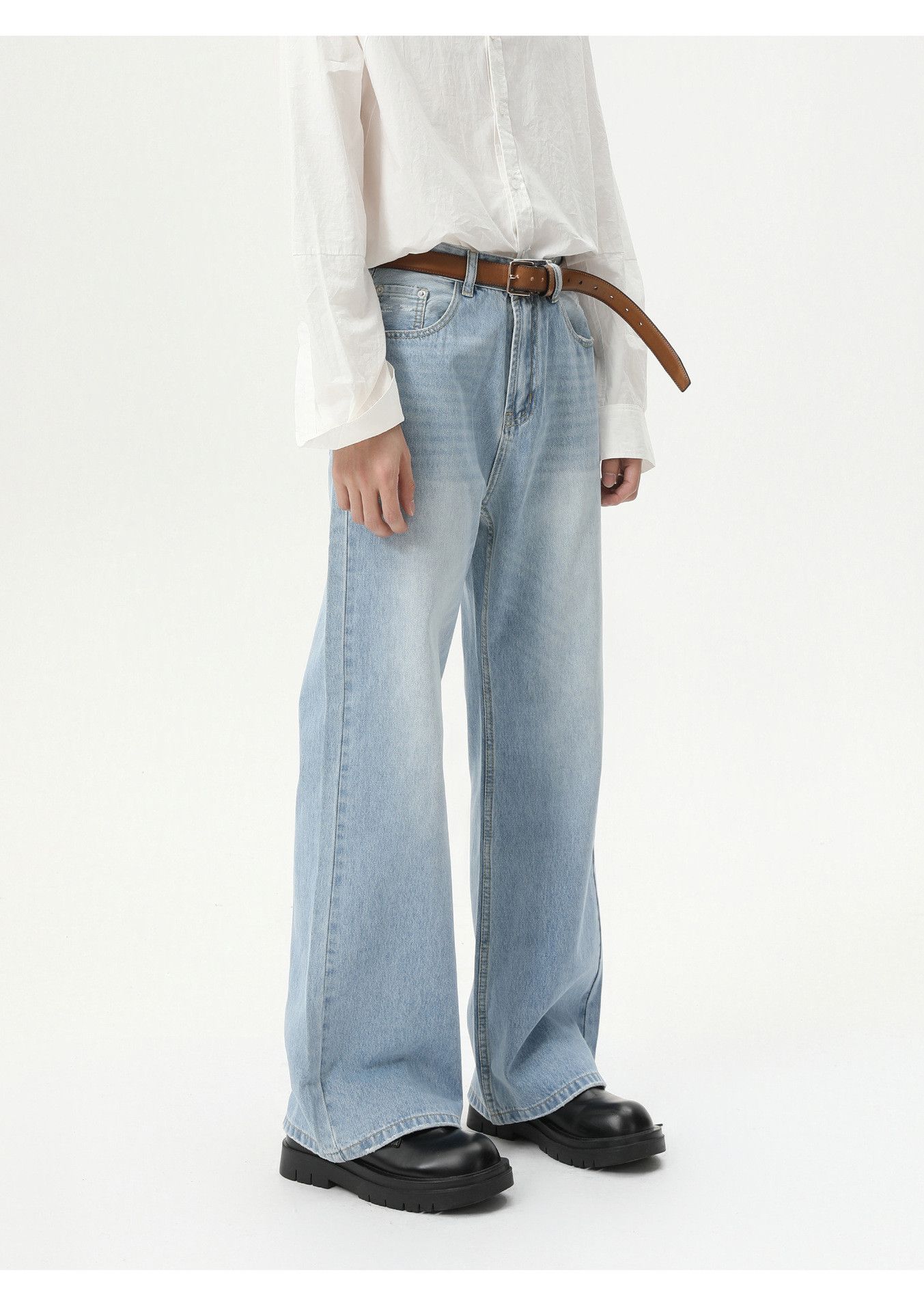 Japanese Brand Men's straight-leg casual classic washed light blue jeans Size US 32 / EU 48 - 2 Thumbnail