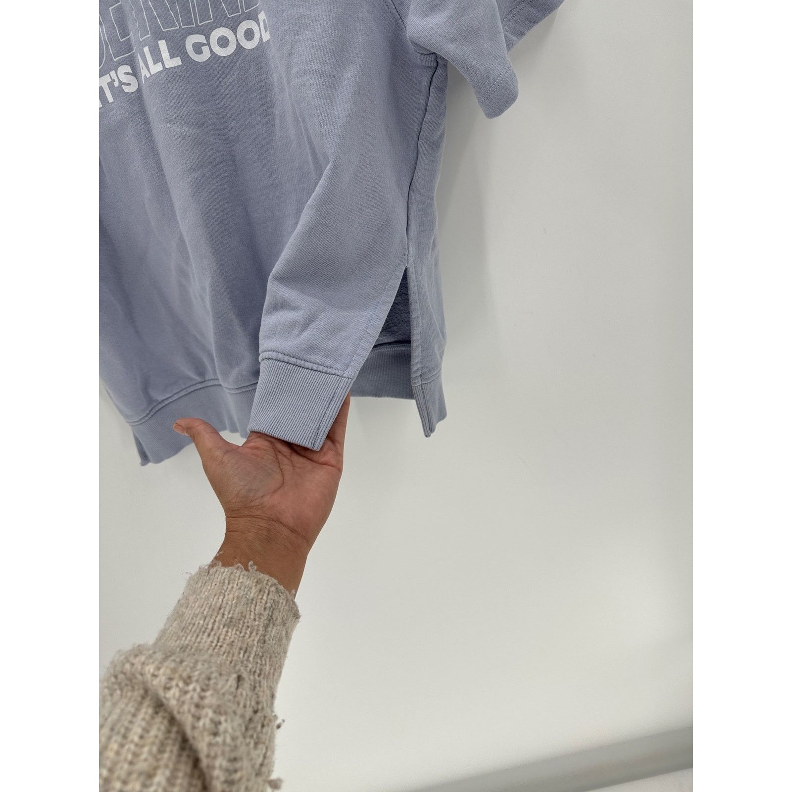 H&M H&M periwinkle blue "Be Kind - It's All Good" sweatshirt S Size S / US 4 / IT 40 - 3 Thumbnail