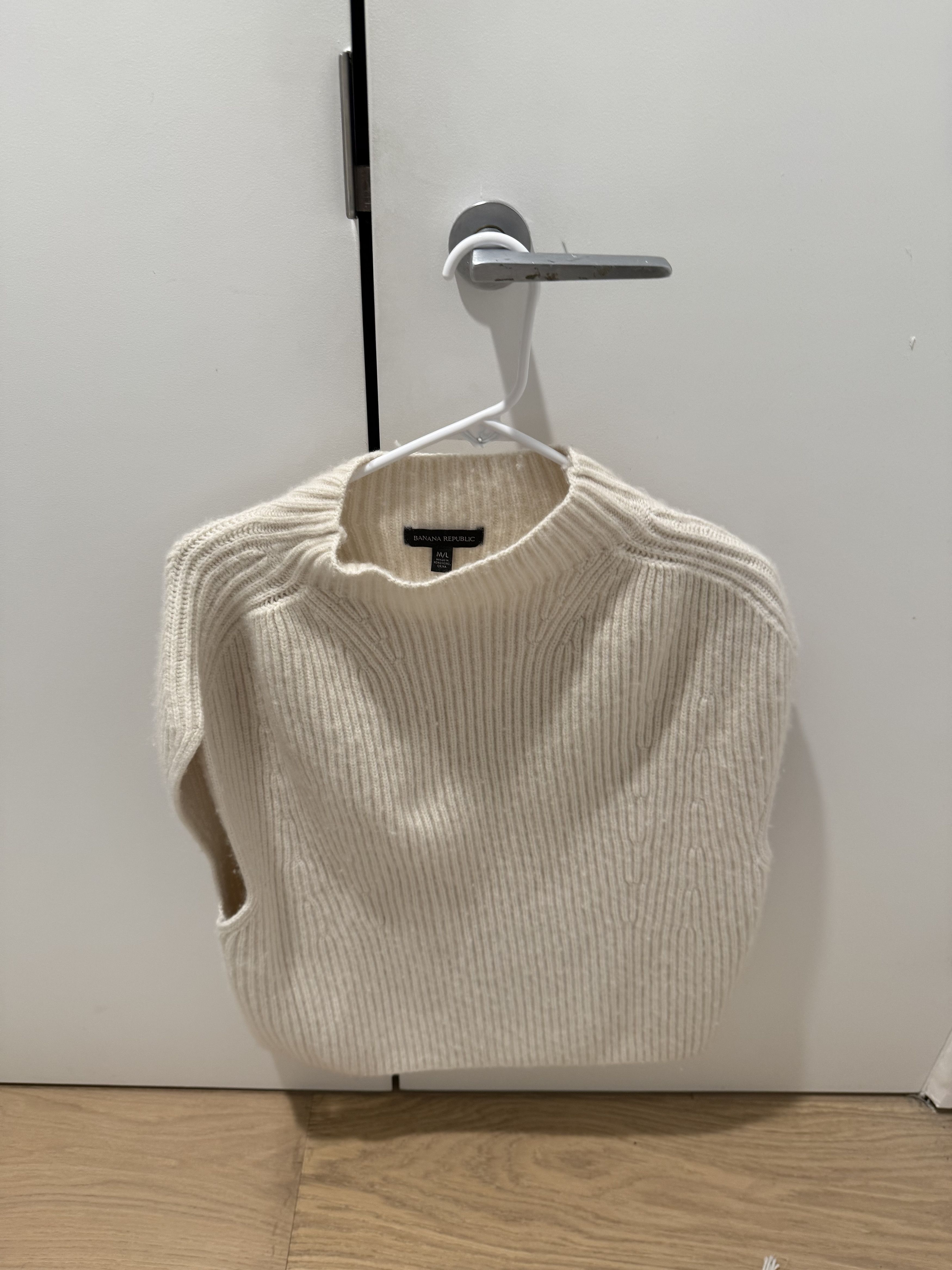 Banana Republic Sleeveless Sweater Size US L / EU 52-54 / 3 - 1 Thumbnail