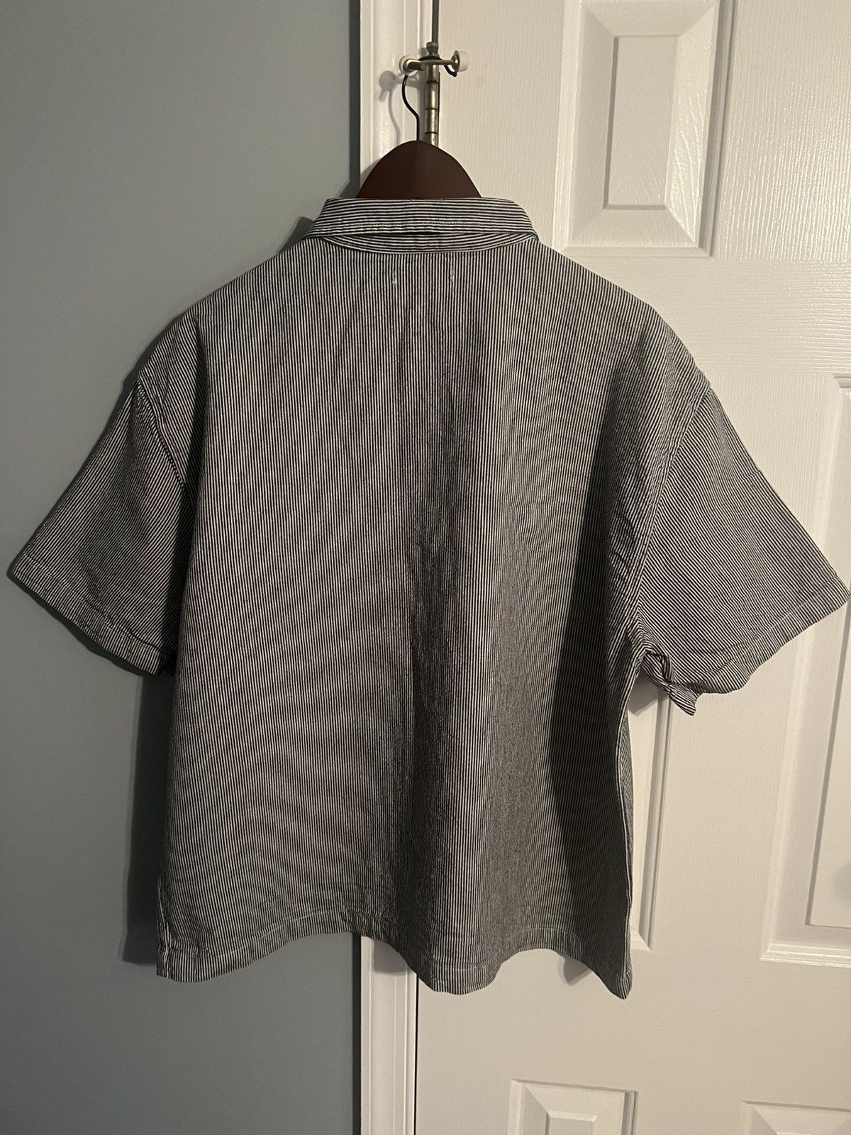 Old Navy Old Navy Cropped Work Shirt “Malibu 94” Patch – Size L Size US L / EU 52-54 / 3 - 5 Thumbnail