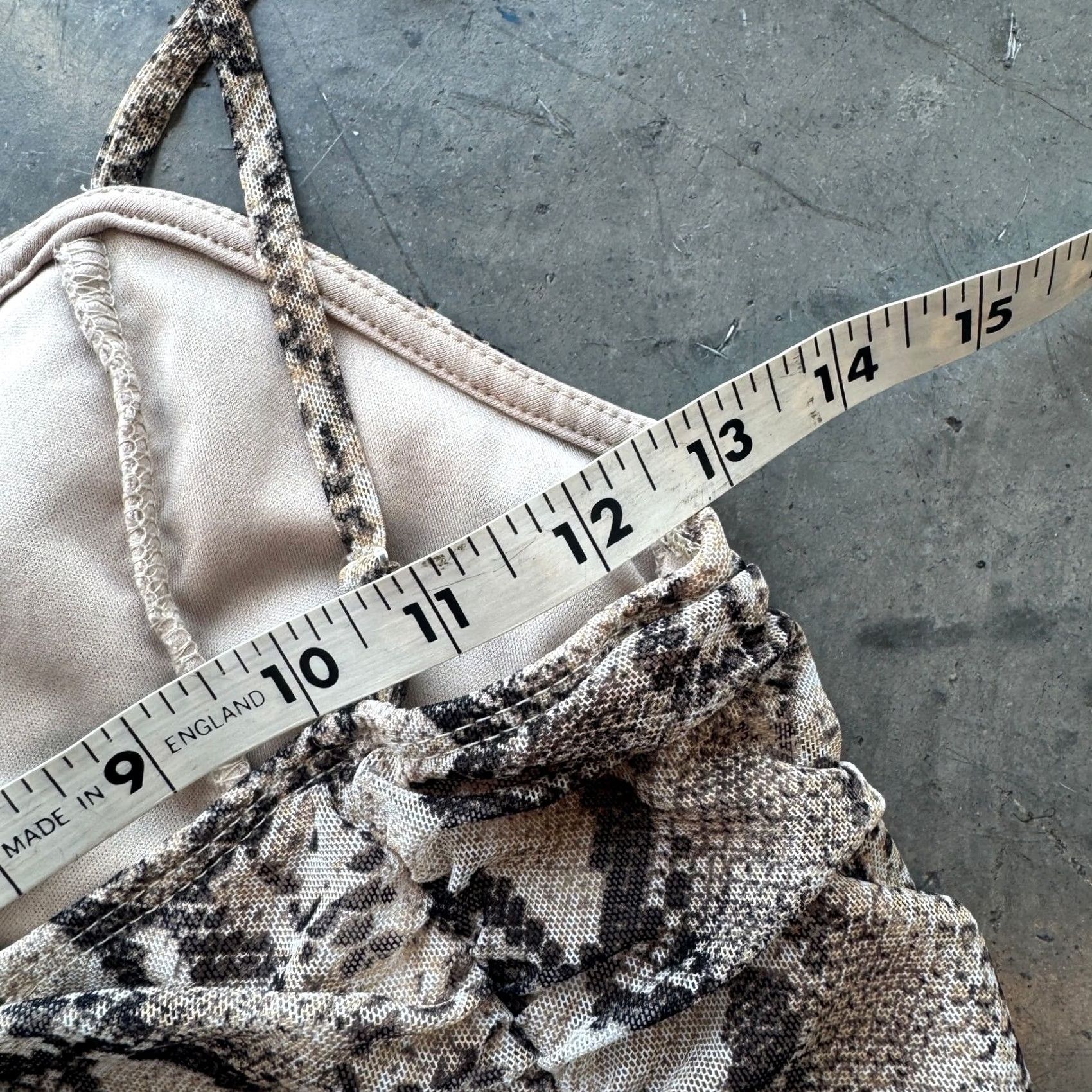 Vintage VINTAGE Y2K Women's Snake Skin Cinch Waist Cami Tank Top Crop Large Beige Tank Womens Large Women’s Cinch Waist Cami Tank Top Crop Snake Skin 90s 00s Size L / US 10 / IT 46 - 4 Thumbnail