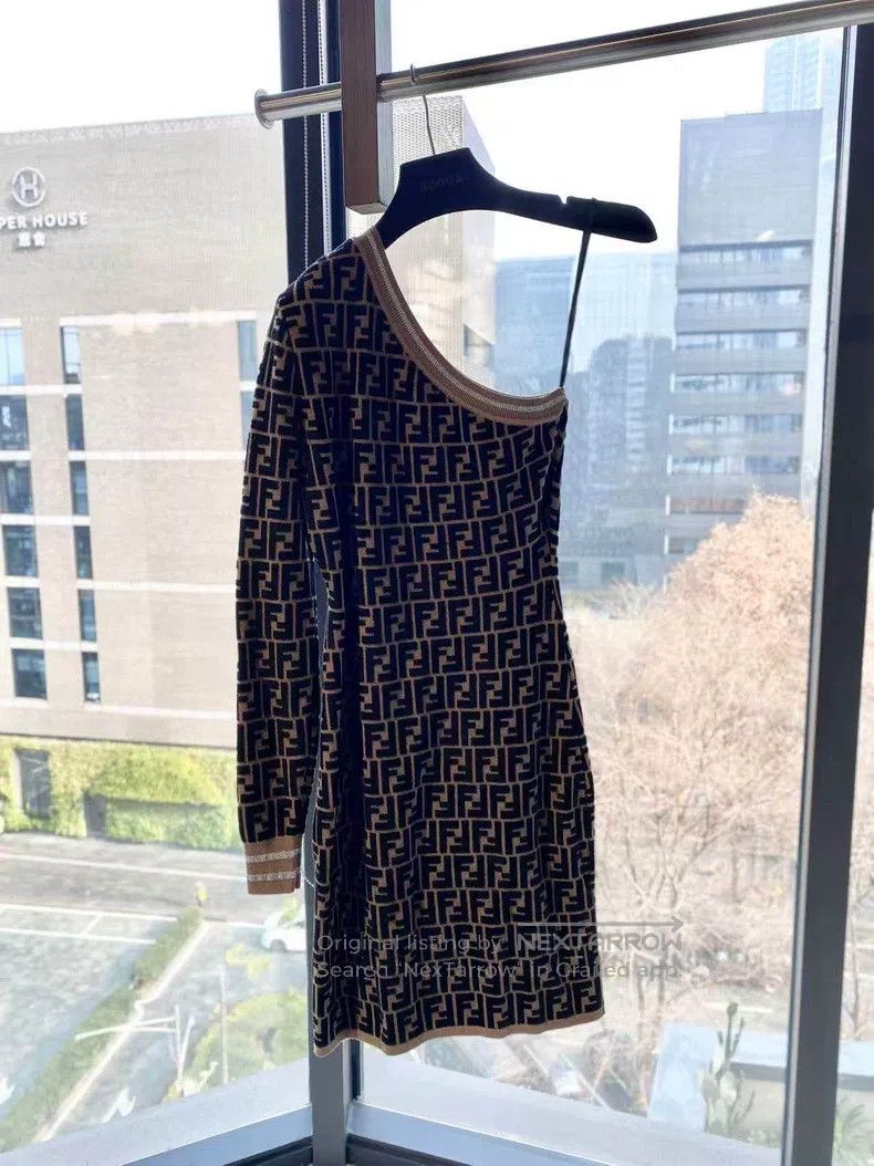 Fendi Fendi Viscose Fiber All-Over Print Knit Dress with Off-Sho Size XXS / US 00 / IT 34 - 2 Thumbnail