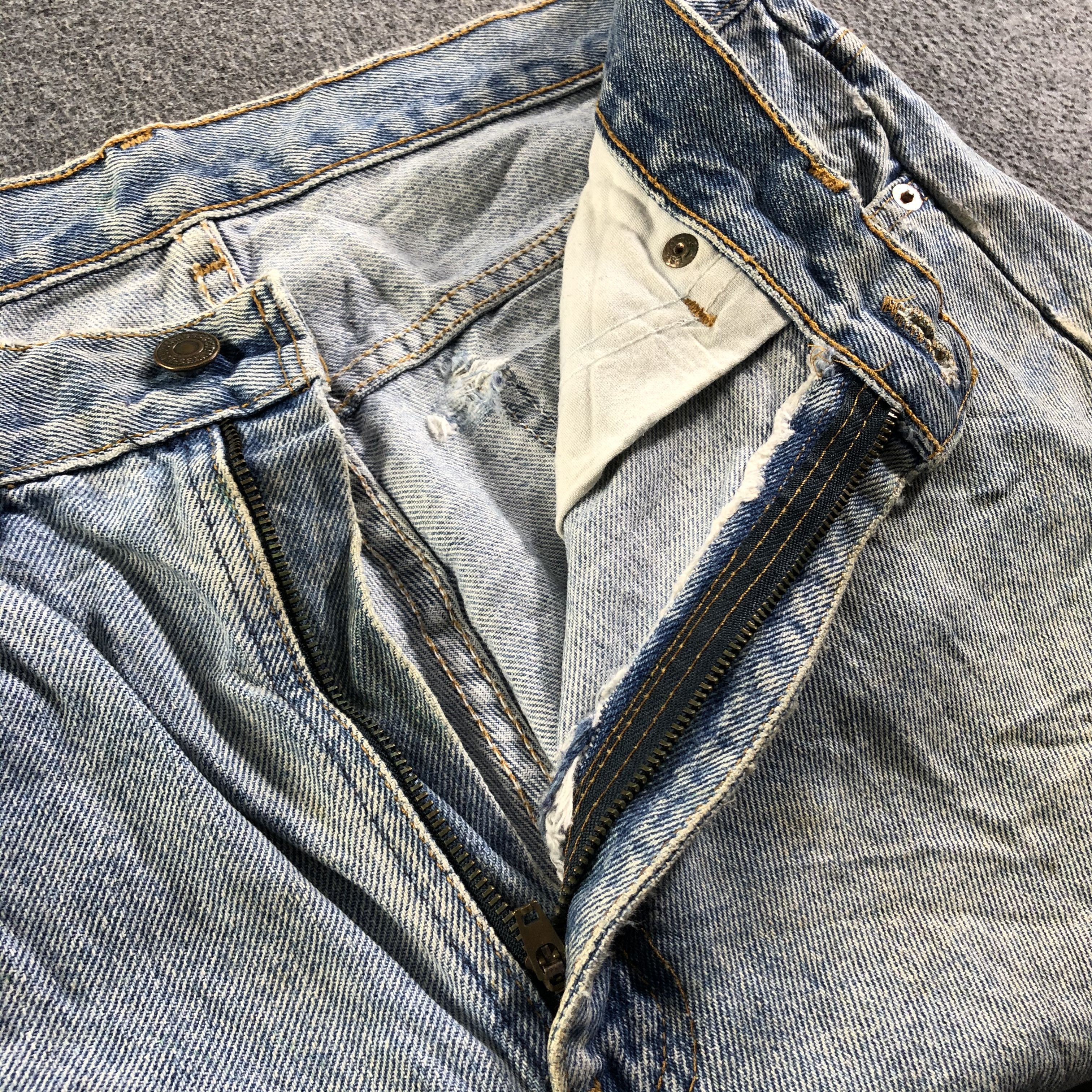 Levi's Vintage 90s Light Wash Levis Jeans-J3262 Size US 33 - 10 Thumbnail