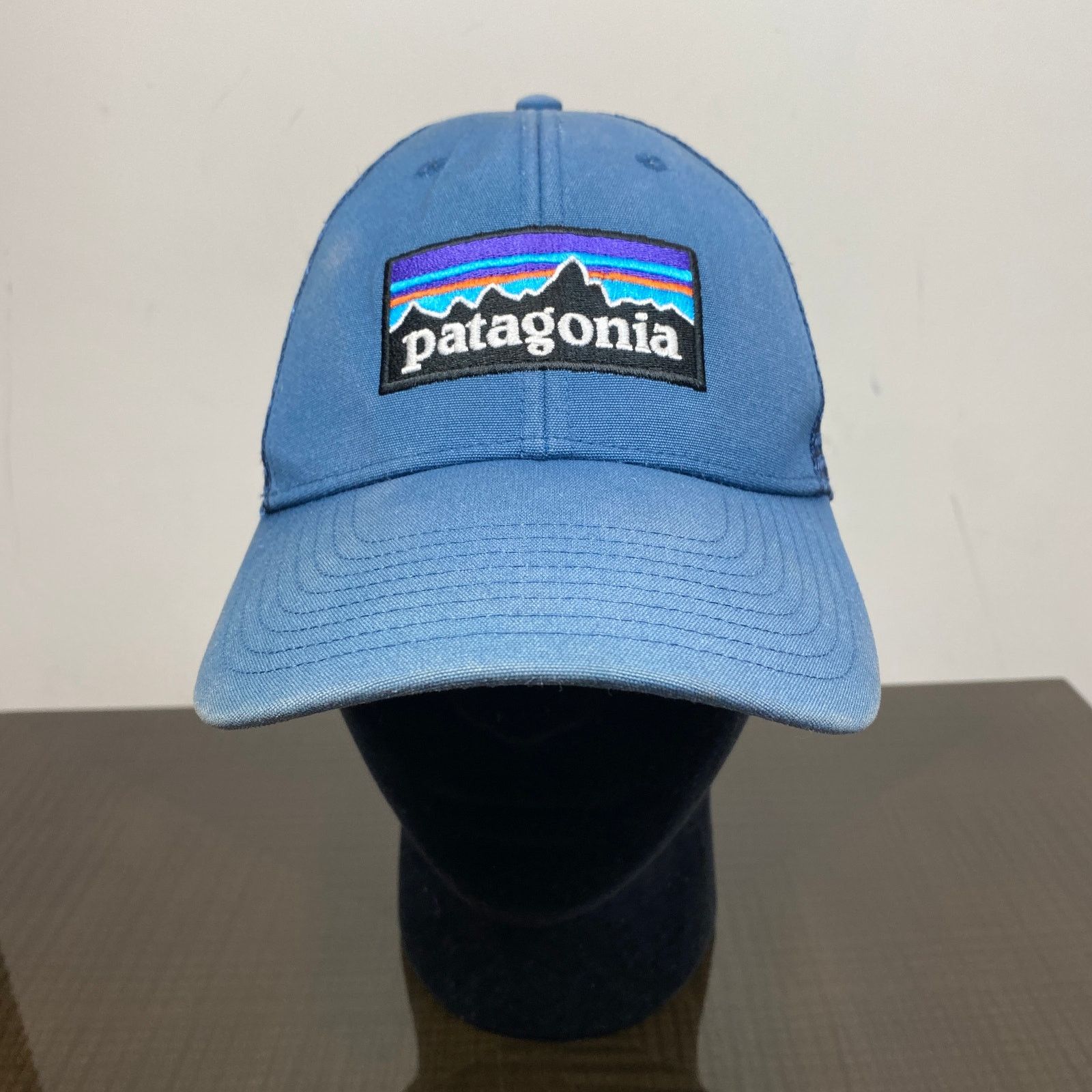 Patagonia Patagonia P-6 Logo Mesh Trucker Hat Snapback Gorpcore Size ONE SIZE - 2 Thumbnail
