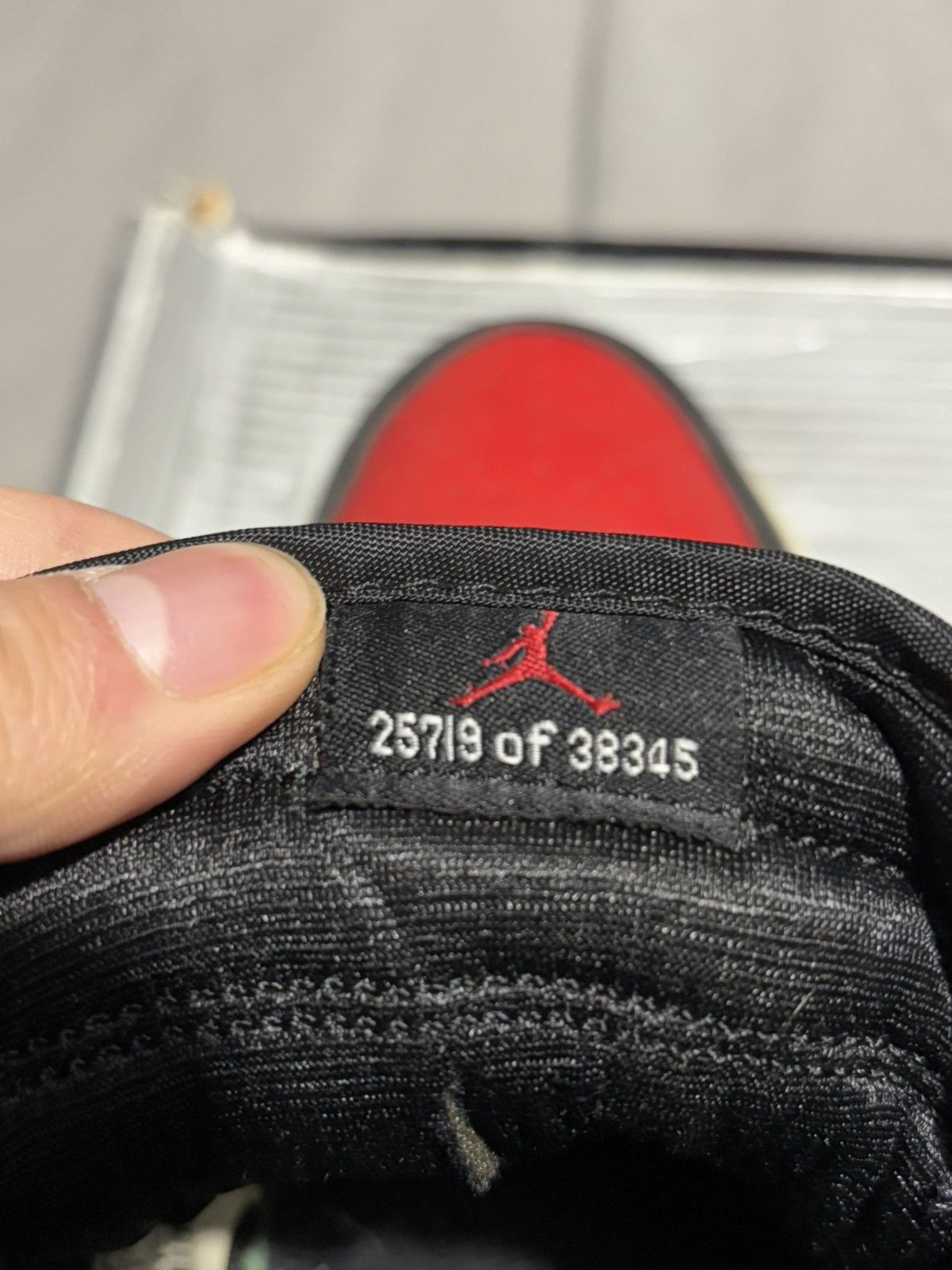 Jordan Brand 8 2001 Air Jordan 1 Retro Bred Black Varsity Red Y2k chicago Size US 8 / EU 41 - 7 Thumbnail