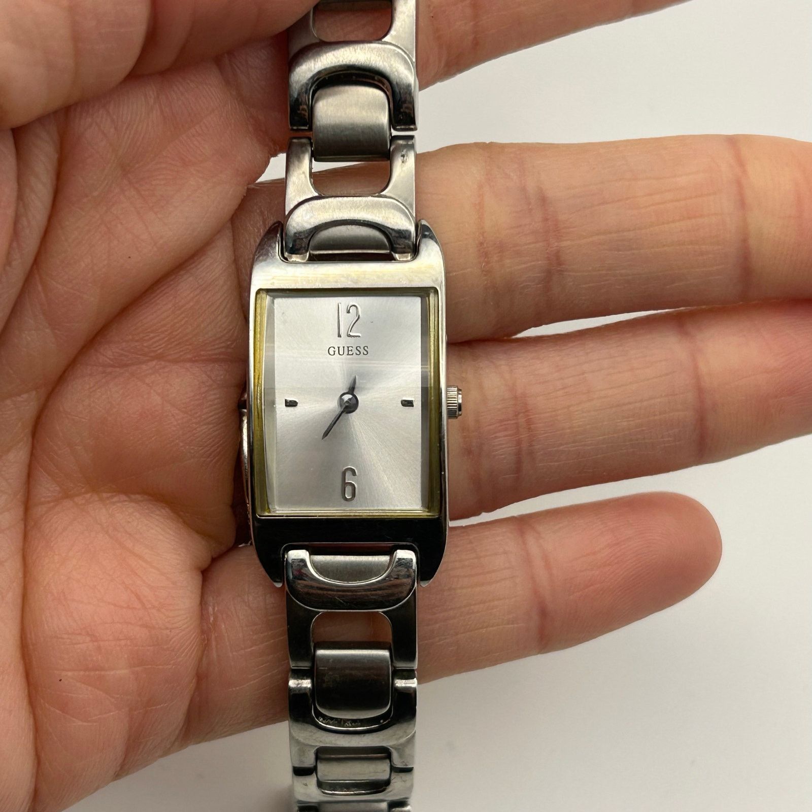 Guess Guess Silver Tone Women’s Watch Working New Battery Size ONE SIZE - 7 Thumbnail