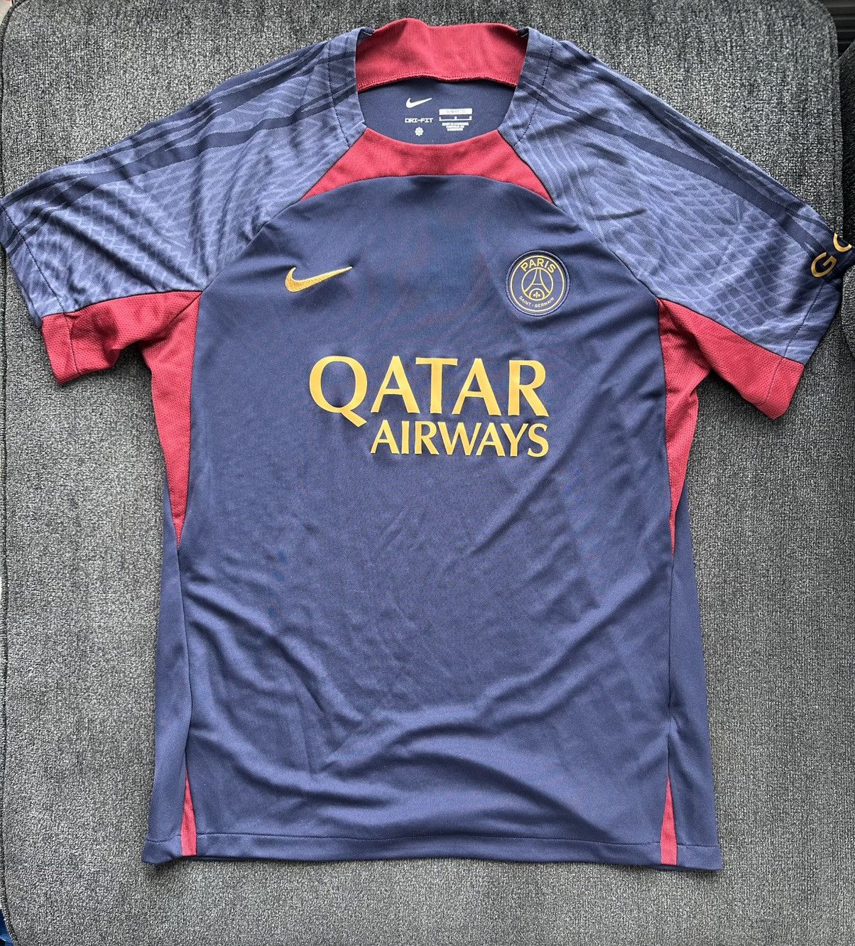 PSG Training Jersey 2023/24 – Nike Dri-FIT Slim Fit – Size L