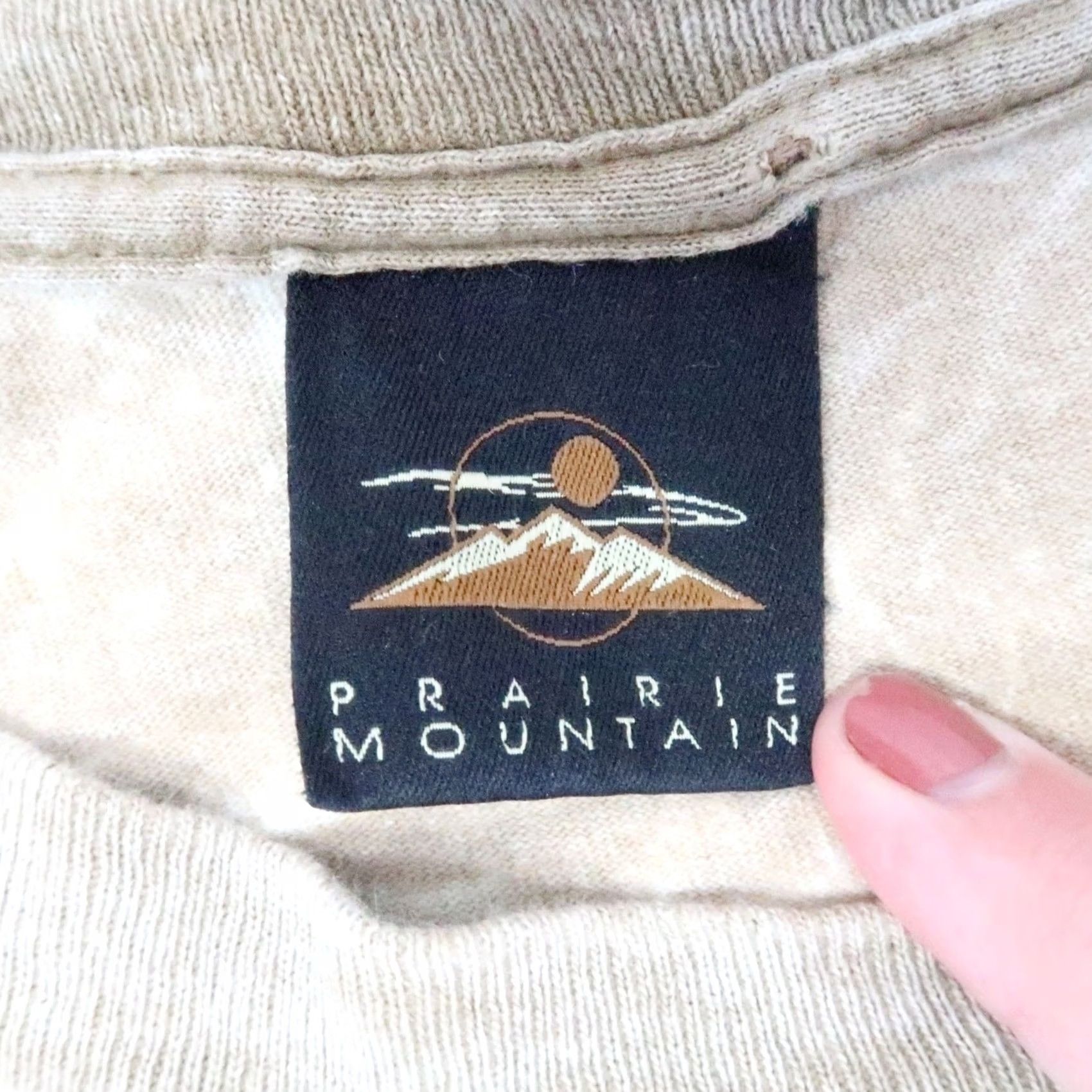 Vintage VINTAGE Prairie Mountain T-Shirt Cropped Bear Graphic Tan 90s Women’s Size L Crew Neck Short Sleeve Cotton Casual Size L / US 10 / IT 46 - 4 Thumbnail