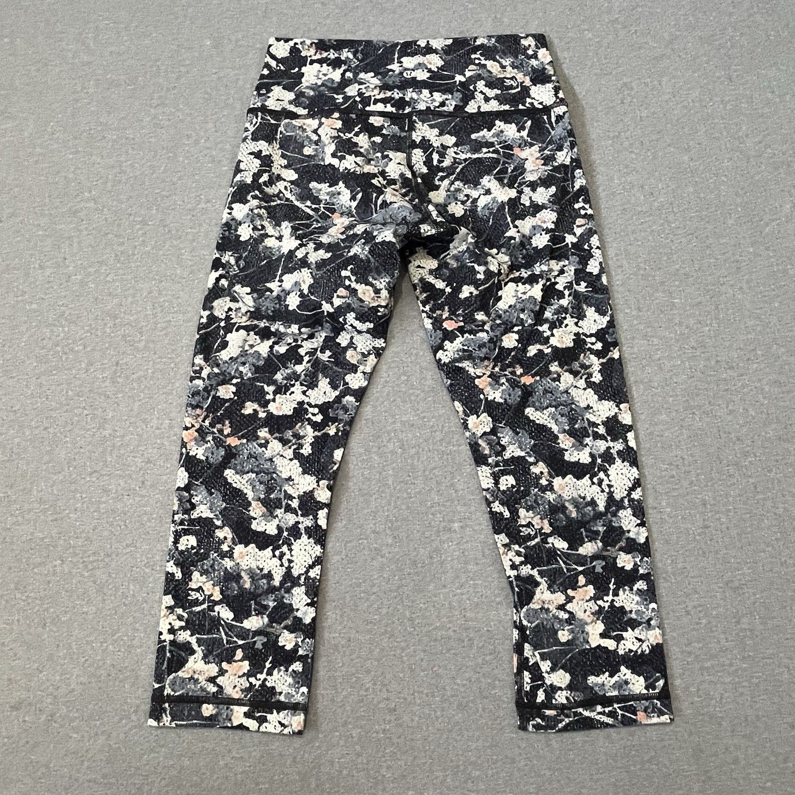 Lululemon Lululemon Wunder Under Hi-Rise Crop Leggings spring Size 8 Size 30" / US 8 / IT 44 - 2 Thumbnail