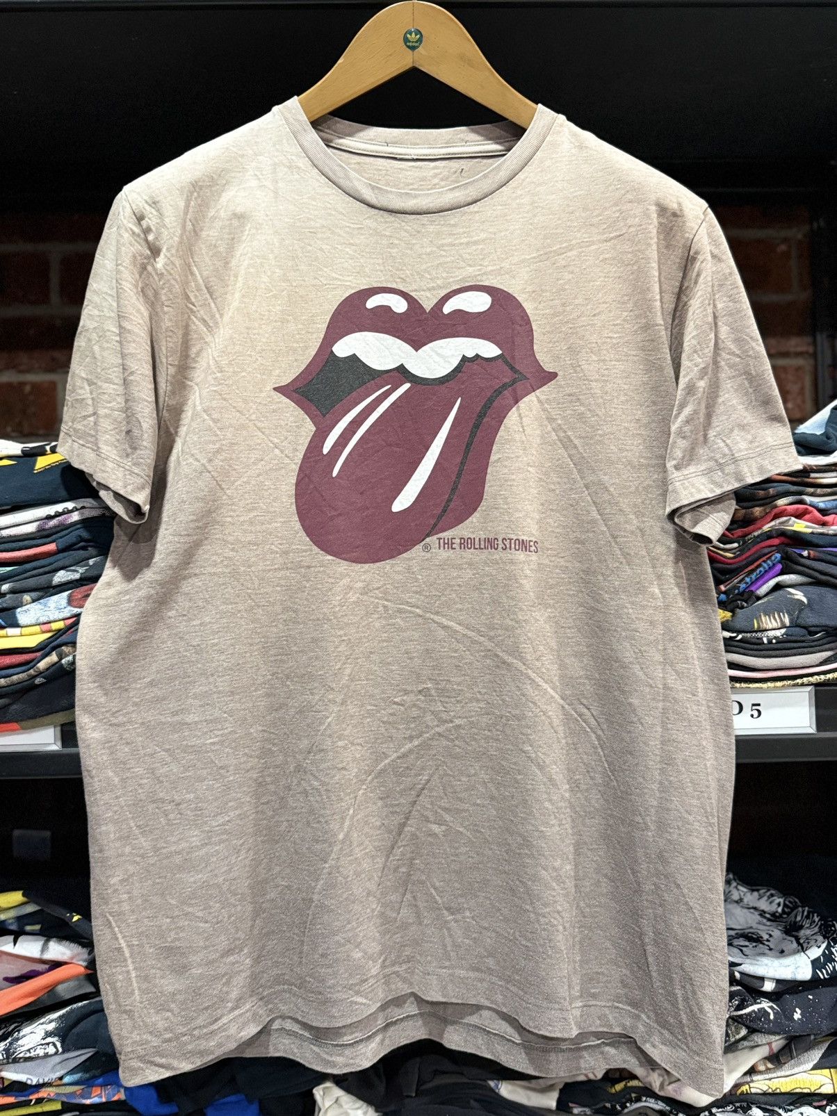 Band Tees Thrashed The Rolling Stone Band Sun Faded Tee Size US L / EU 52-54 / 3 - 2 Thumbnail