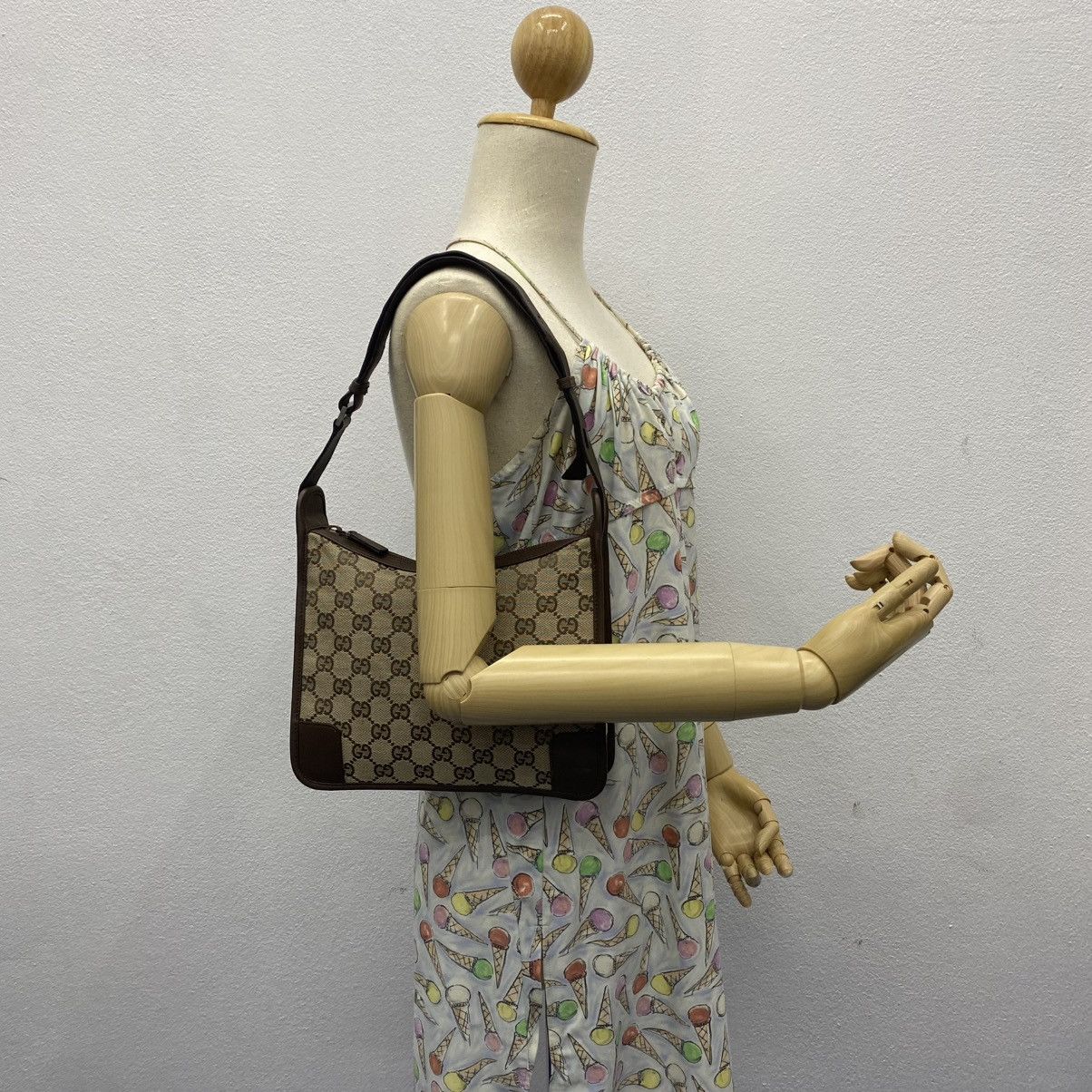 Gucci AUTHENTIC GUCCI GG CANVAS SHOULDER BAG Size ONE SIZE - 1 Thumbnail