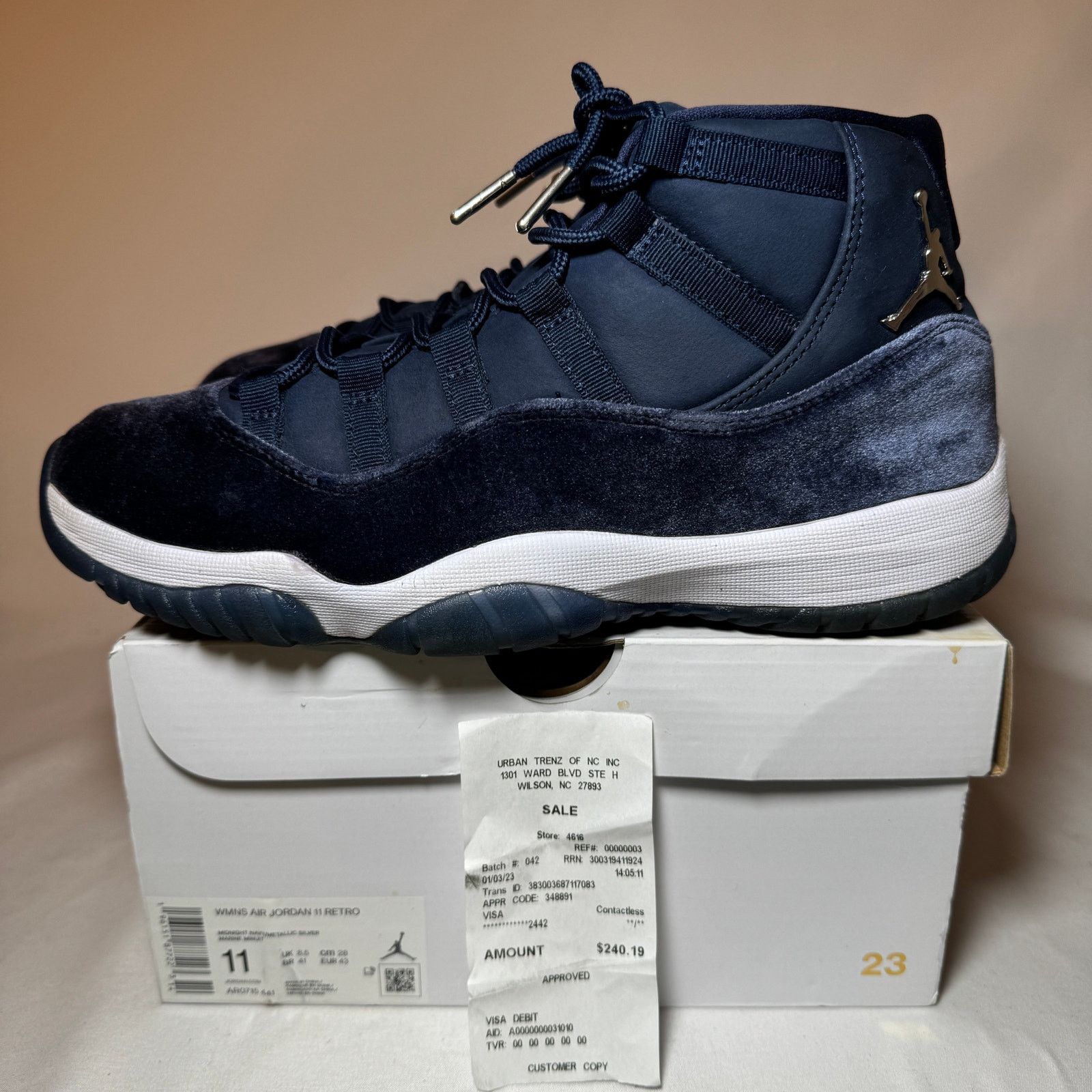 Jordan Brand × Nike Size 11 - Wmns Air Jordan 11 Retro Midnight Navy Velvet Size US 11 / IT 41 - 9 Thumbnail