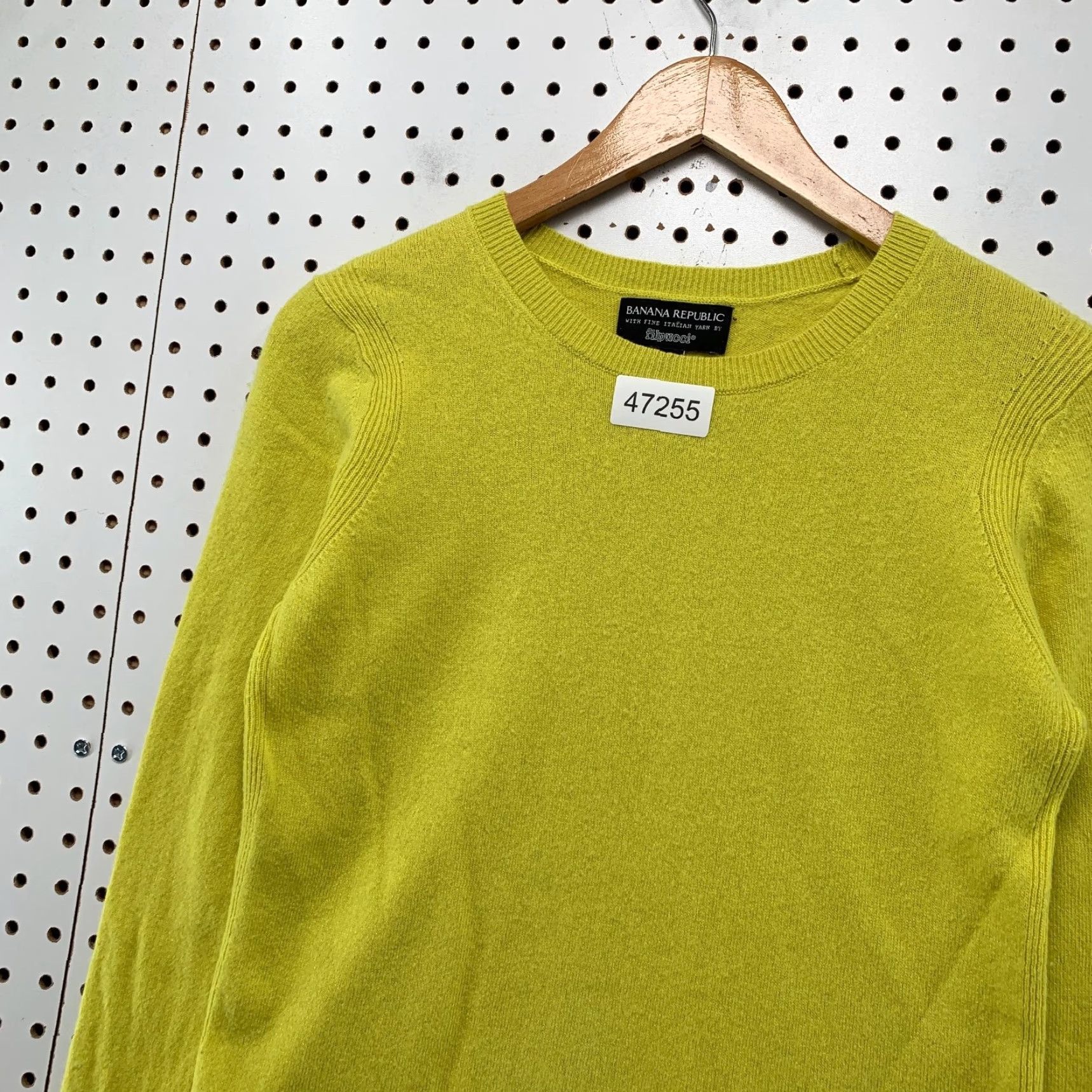 Banana Republic Banana Republic Merino Wool Pullover Sweater Womens Small Yellow Knit Shirt Pullover 90s? None. Size S / US 4 / IT 40 - 7 Thumbnail