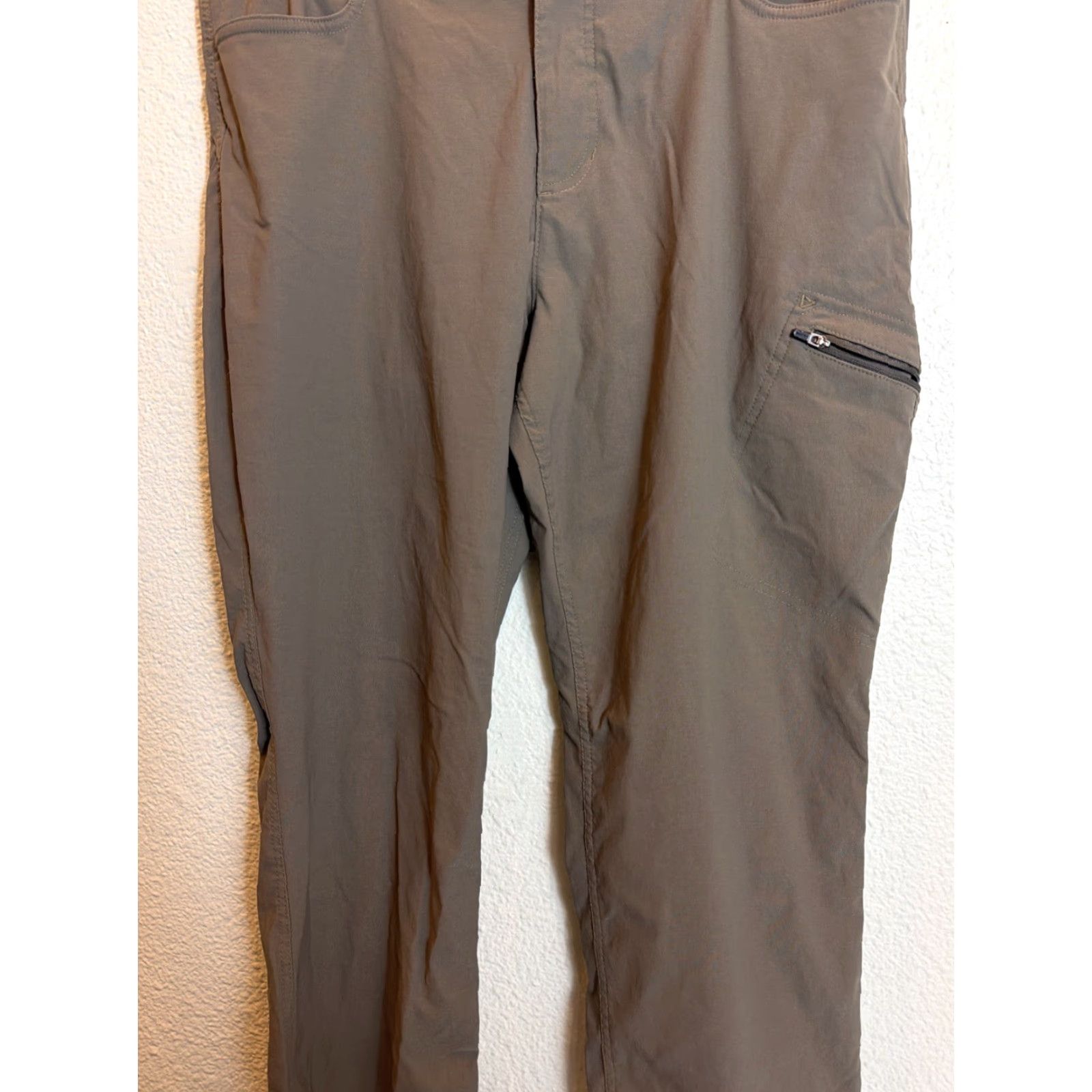 Eddie Bauer VINTAGE Eddie Bauer Women’s Cargo Pants Olive Nylon Spandex 36x31 Size 16 Womens Size 38" / US 16 / IT 52 - 4 Thumbnail