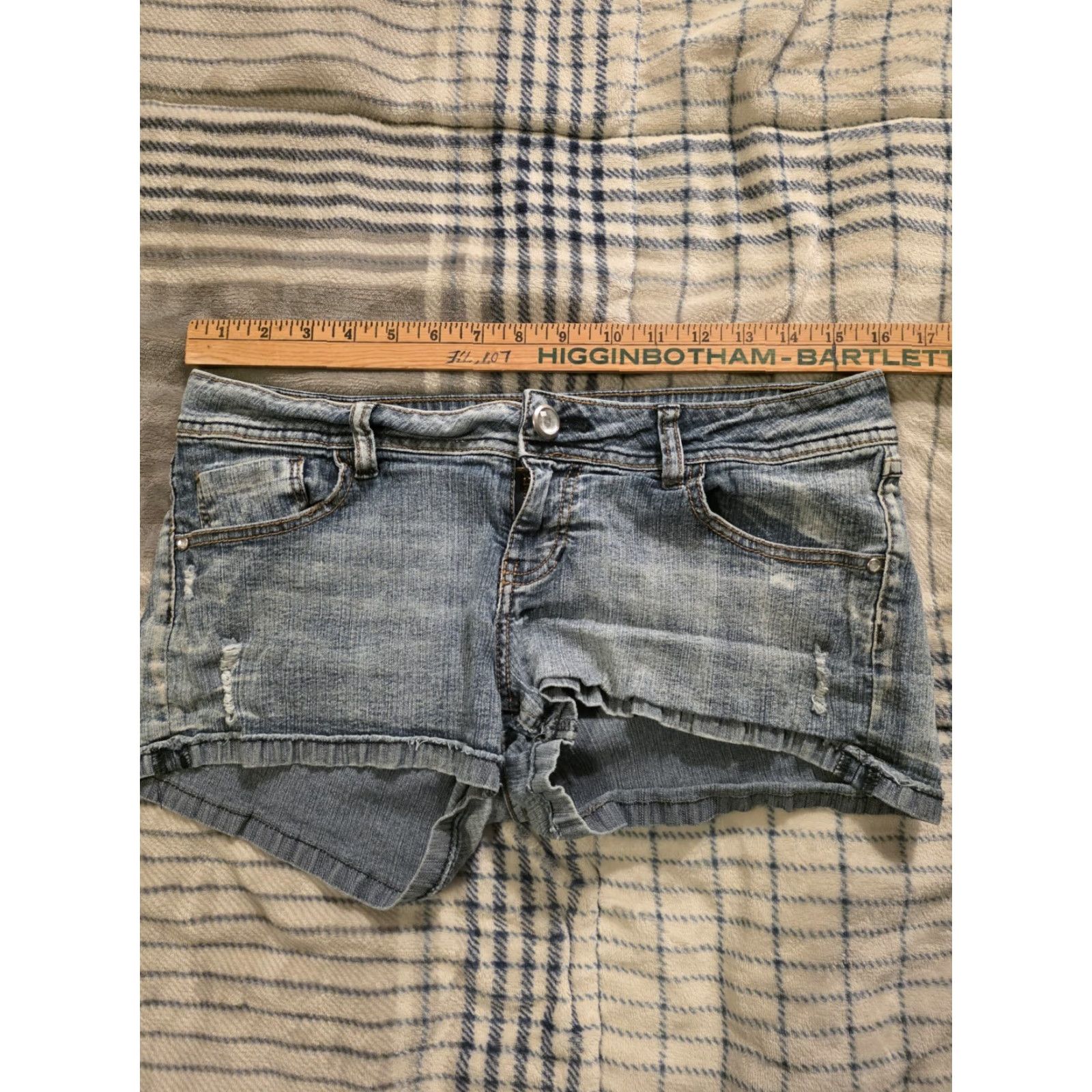 Denime VINTAGE Mudd Denim Shorts Women's Low Rise Micro Mini 90s Embroidered Blue Cotton Spandex Zip Flat Front 2in Inseam Size 11 Womens Size 32" / US 10 / IT 46 - 7 Thumbnail