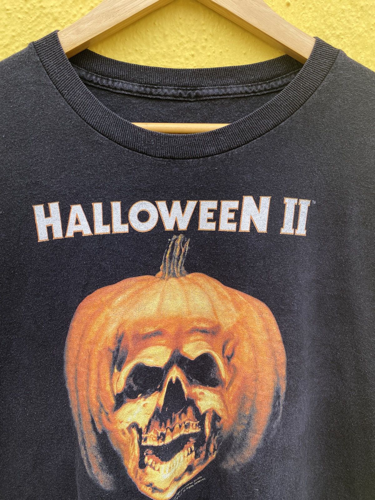 Vintage Vintage Halloween 2 movie / film shirt Size US XL / EU 56 / 4 - 9 Thumbnail