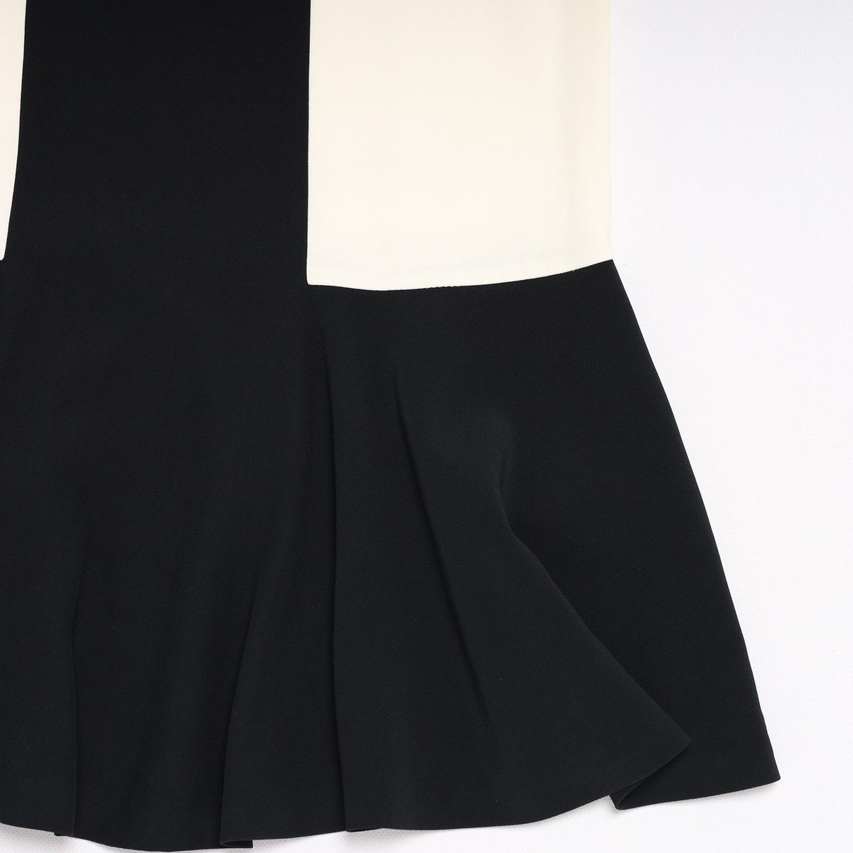 Alexander McQueen Alexander McQueen Dress Acetate Rayon Cream Black Pink Size M / US 6-8 / IT 42-44 - 4 Thumbnail
