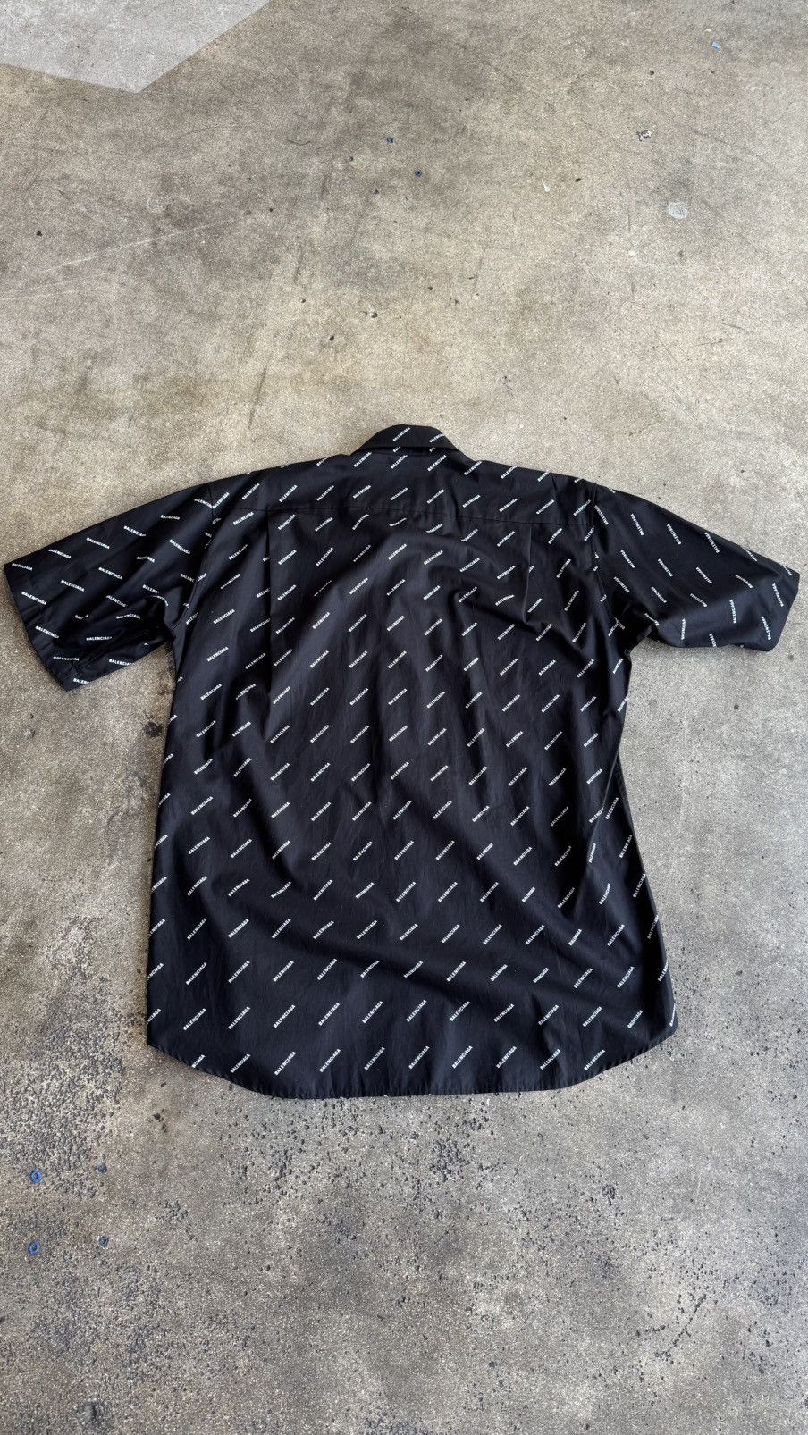 Balenciaga BALENCIAGA SHORT SLEEVE ALL OVER PRINT SHIRT Size US M / EU 48-50 / 2 - 2 Thumbnail