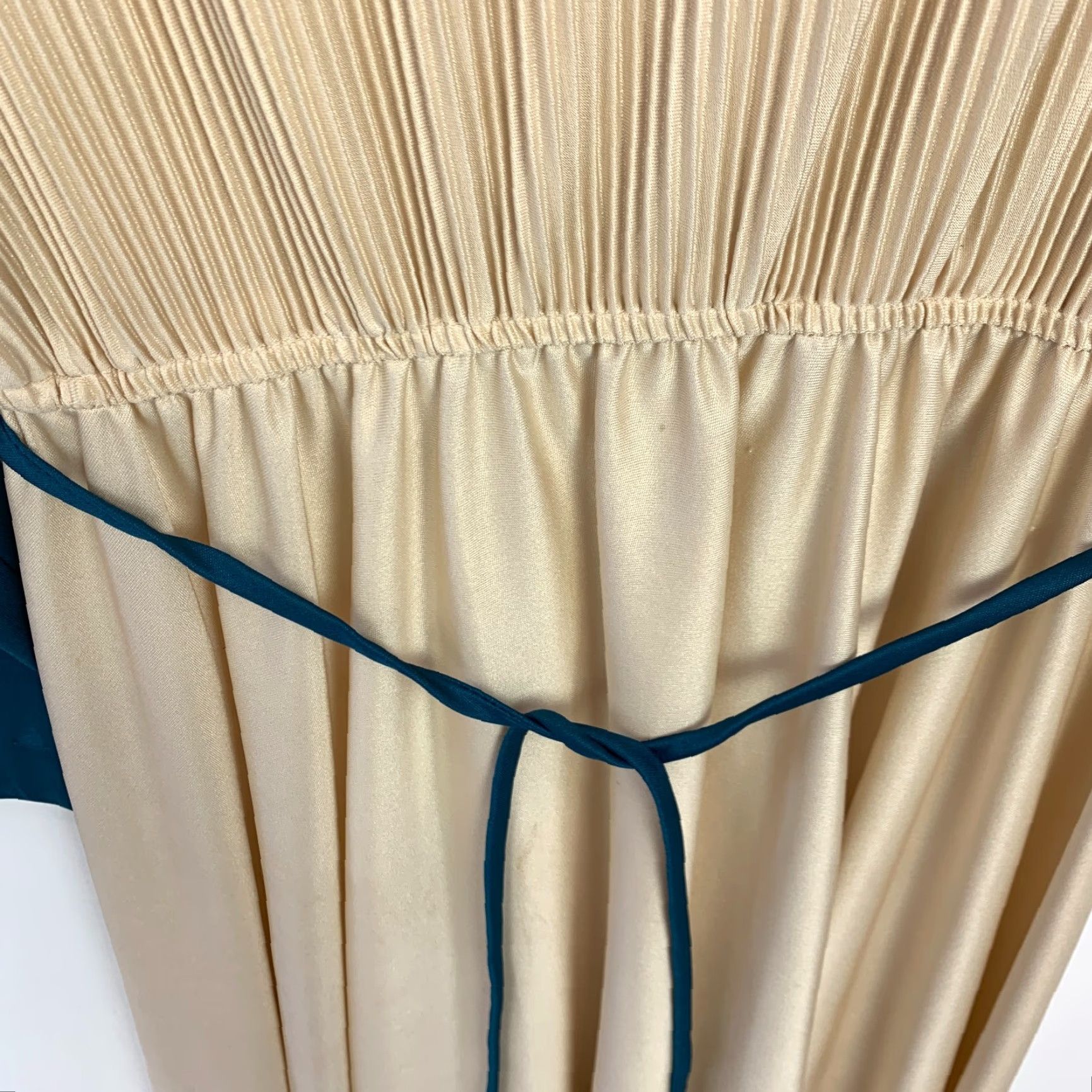 Vintage VINTAGE Union Made 70s Pleated Chevron Fit & Flare Evening Dress Size 13 Cream Teal Size XL / US 12-14 / IT 48-50 - 4 Thumbnail