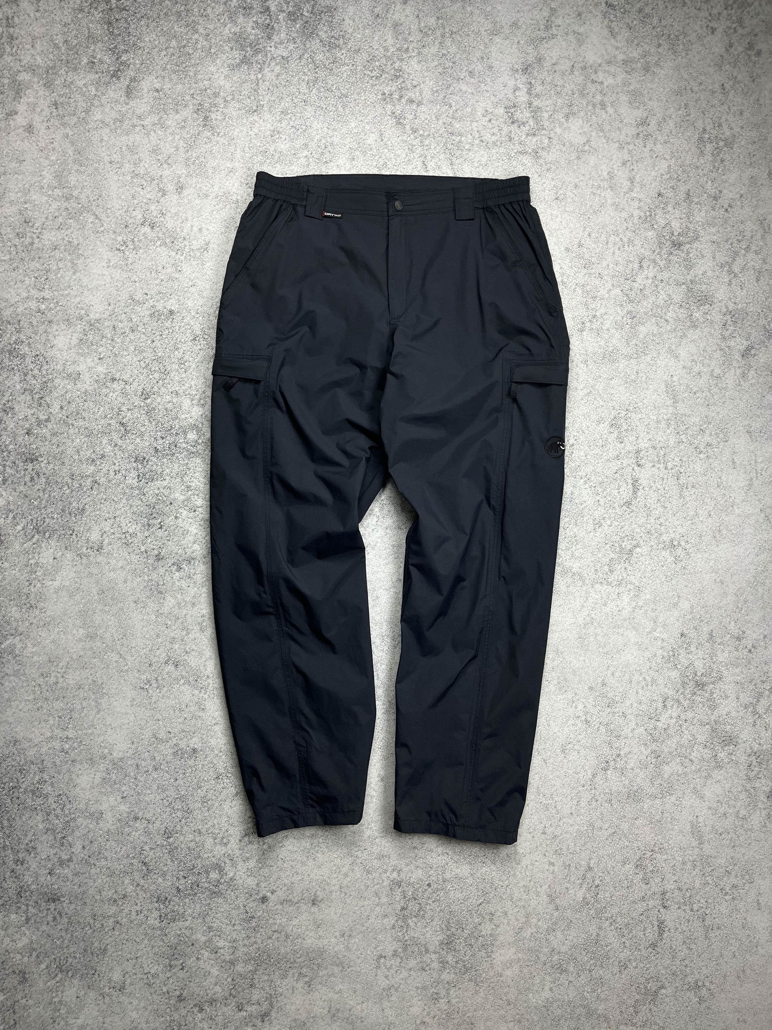 Image of Vintage Mammut Cargo Pants in Black, Men's (Size 38)