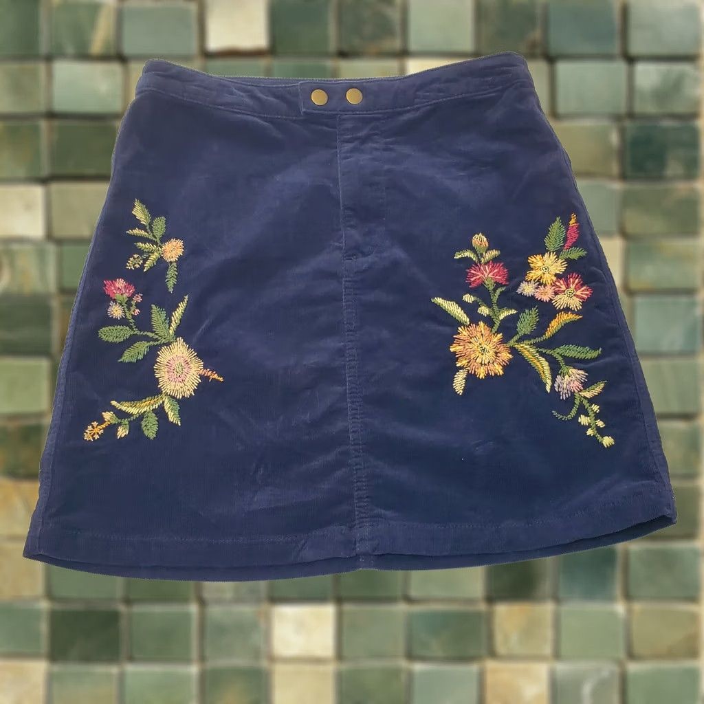 Mossimo Vintage Mossimo Y2K Blue Corduroy Embroidered Mini Skirt Sz 4 Boho Hippie Fall Size 27" / US 4 / IT 40 - 1 Thumbnail