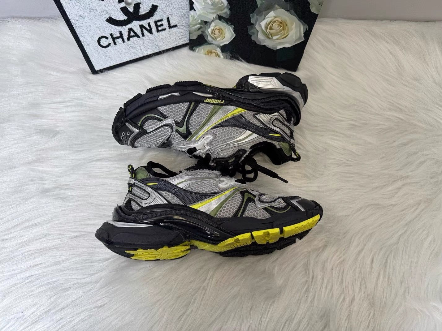 Balenciaga Balenciaga Runner2.0 Vintage Silver Green Sneakers K36 Size US 7 / EU 40 - 6 Thumbnail